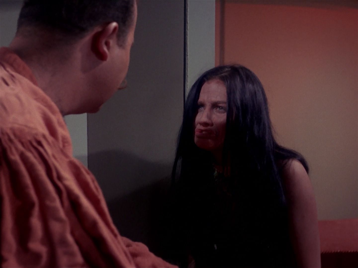 ariane179254_StarTrek_1x06_MuddsWomen_2142.jpg