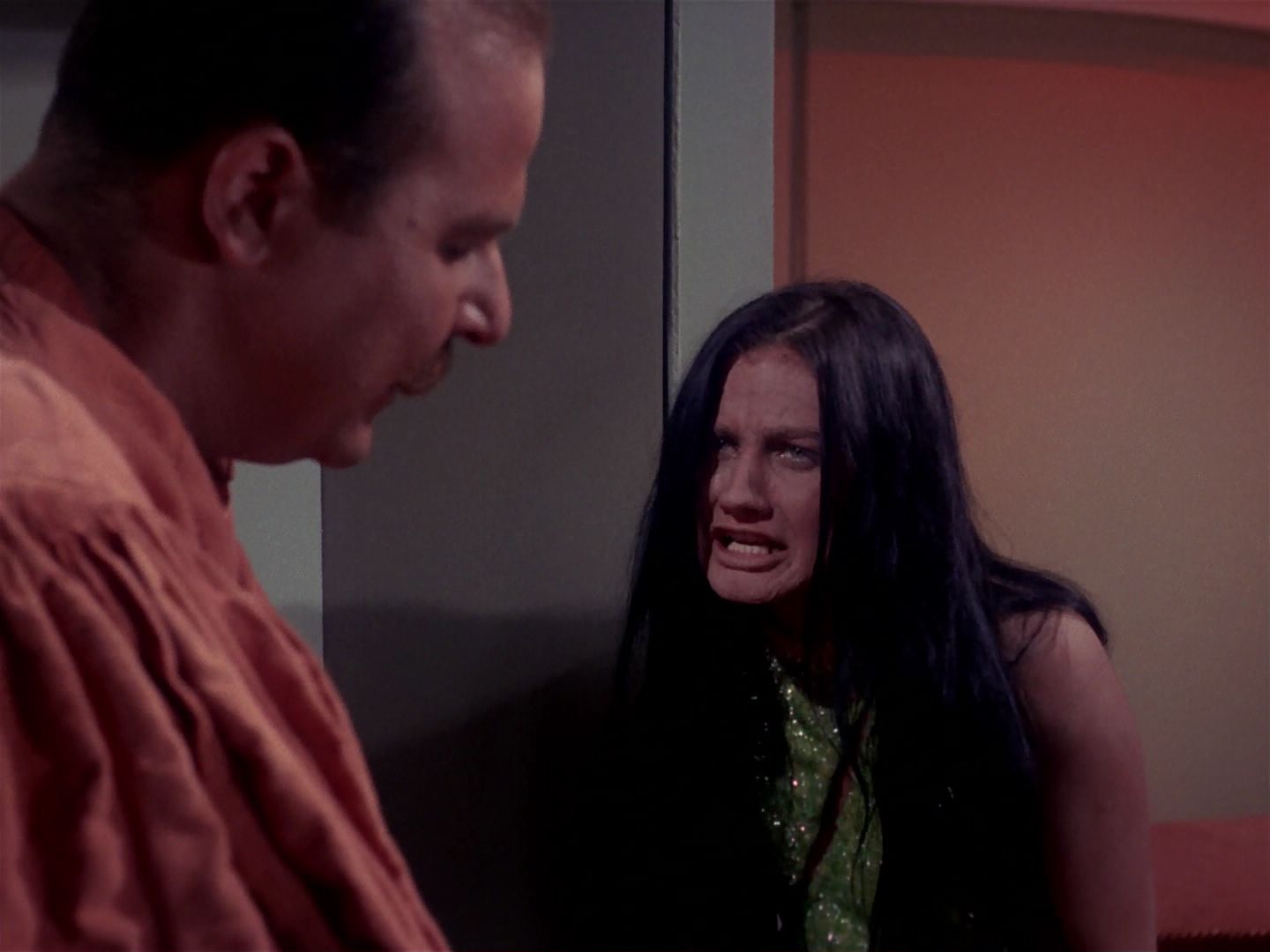 ariane179254_StarTrek_1x06_MuddsWomen_2143.jpg