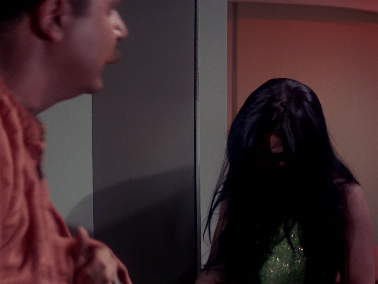 ariane179254_StarTrek_1x06_MuddsWomen_2148.jpg