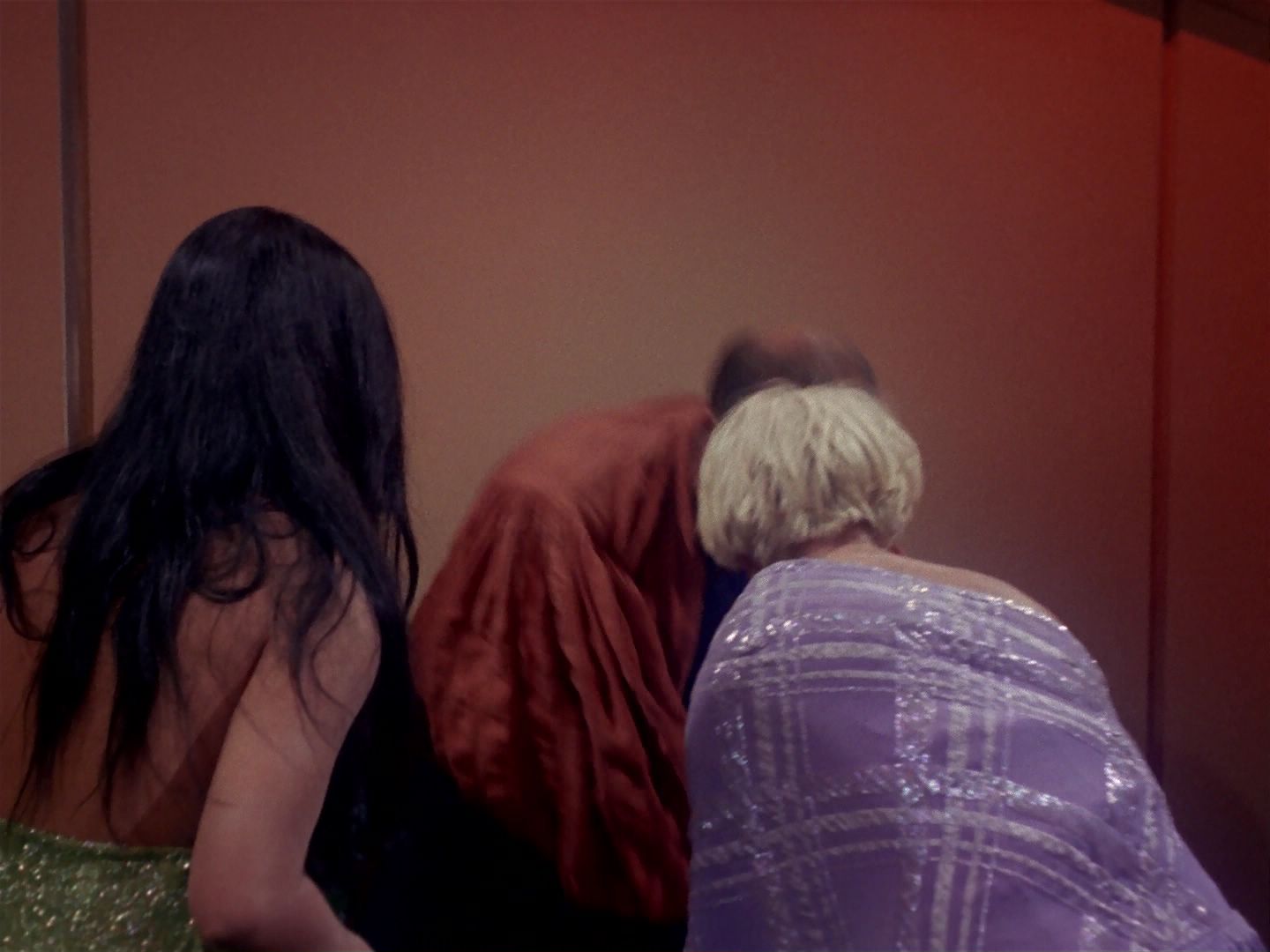 ariane179254_StarTrek_1x06_MuddsWomen_2158.jpg