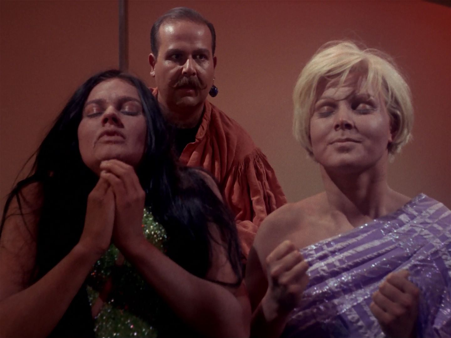 ariane179254_StarTrek_1x06_MuddsWomen_2165.jpg