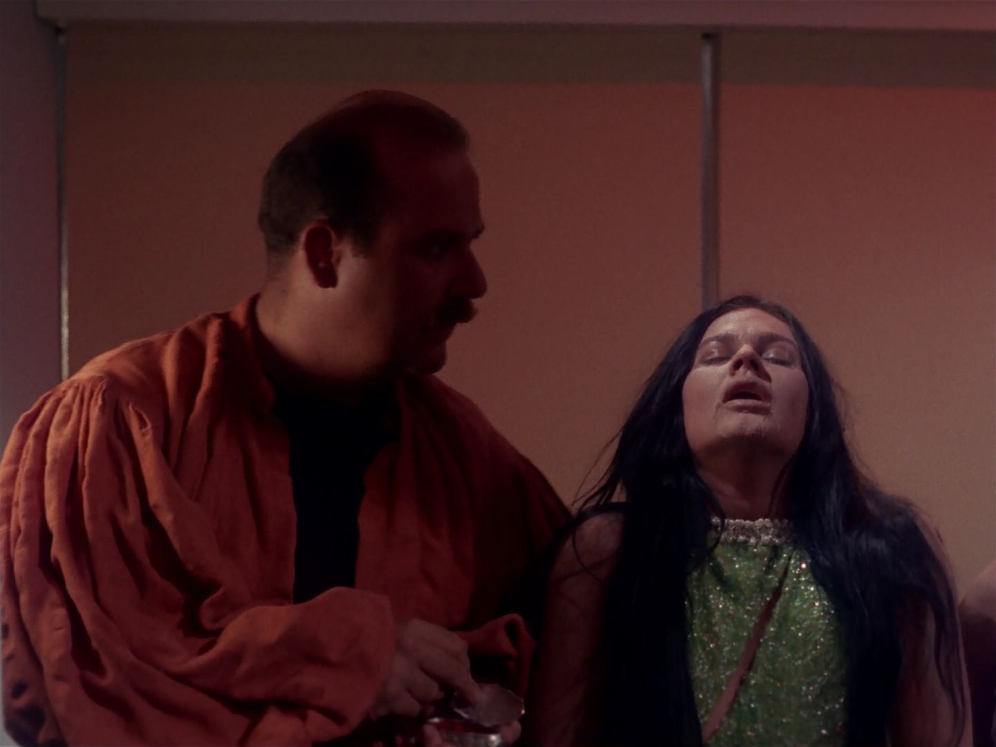 ariane179254_StarTrek_1x06_MuddsWomen_2172.jpg