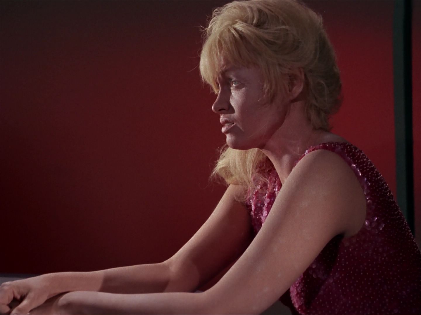 ariane179254_StarTrek_1x06_MuddsWomen_2177.jpg