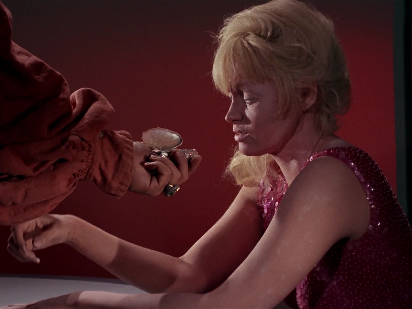 ariane179254_StarTrek_1x06_MuddsWomen_2203.jpg