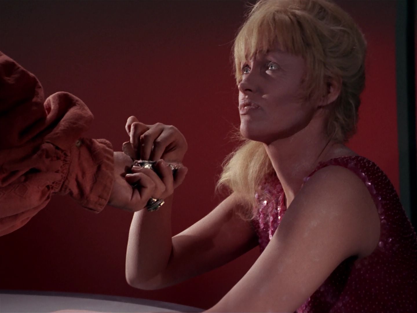 ariane179254_StarTrek_1x06_MuddsWomen_2209.jpg