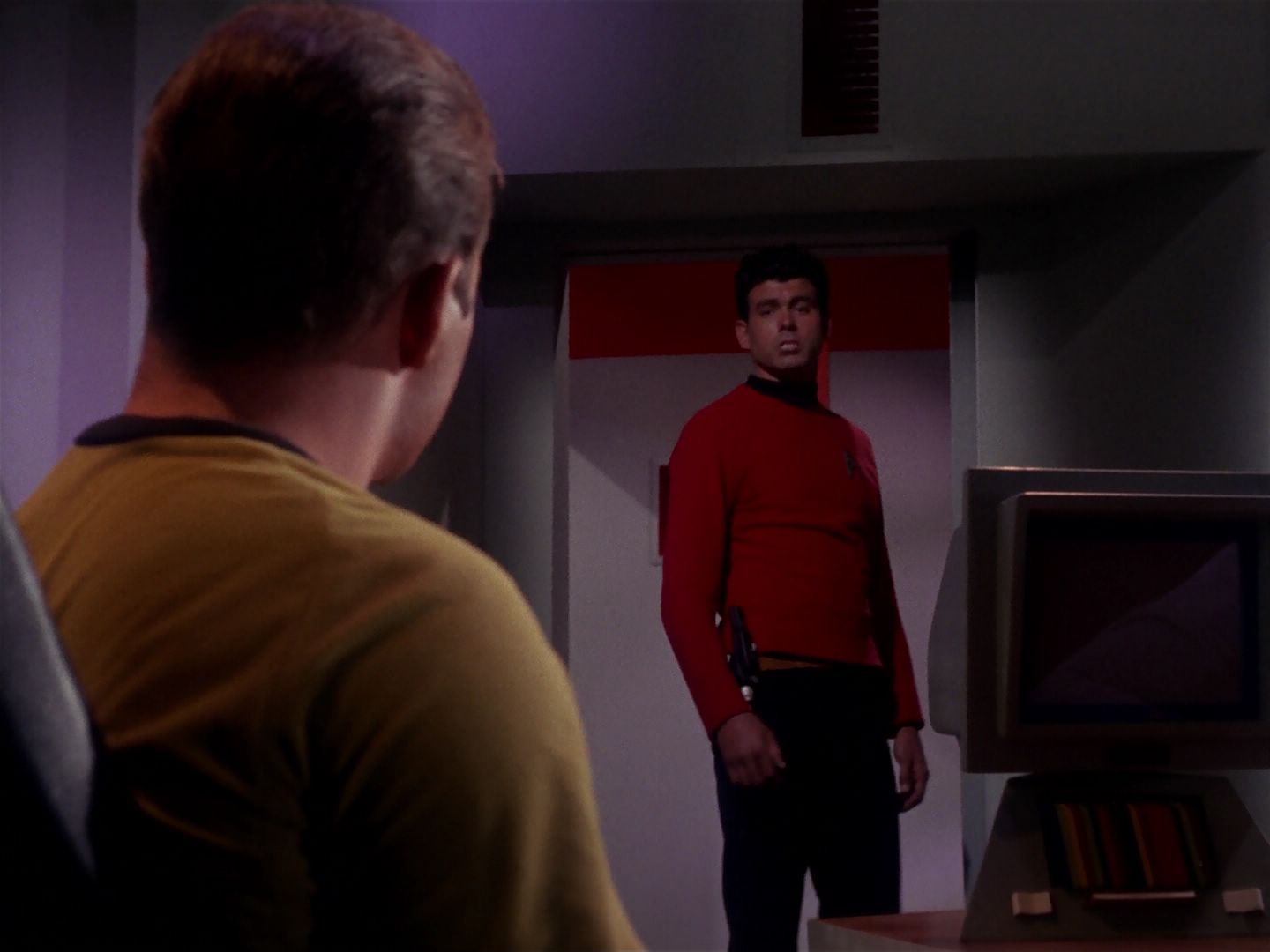 ariane179254_StarTrek_1x06_MuddsWomen_2271.jpg