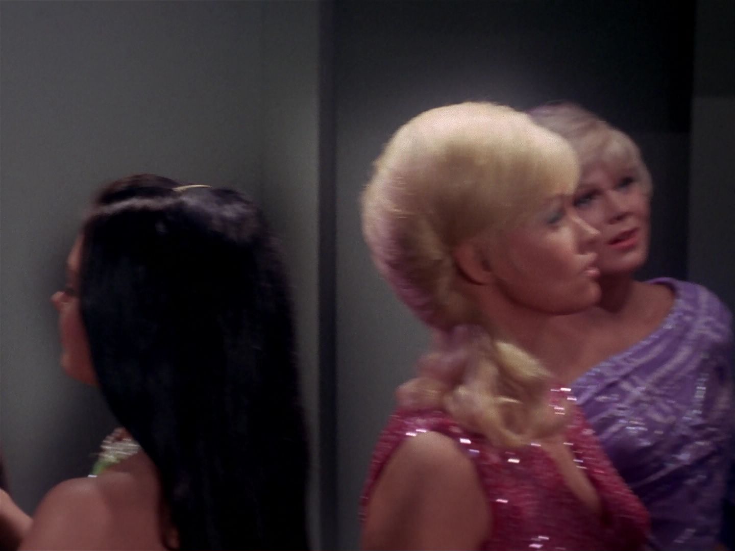 ariane179254_StarTrek_1x06_MuddsWomen_2374.jpg