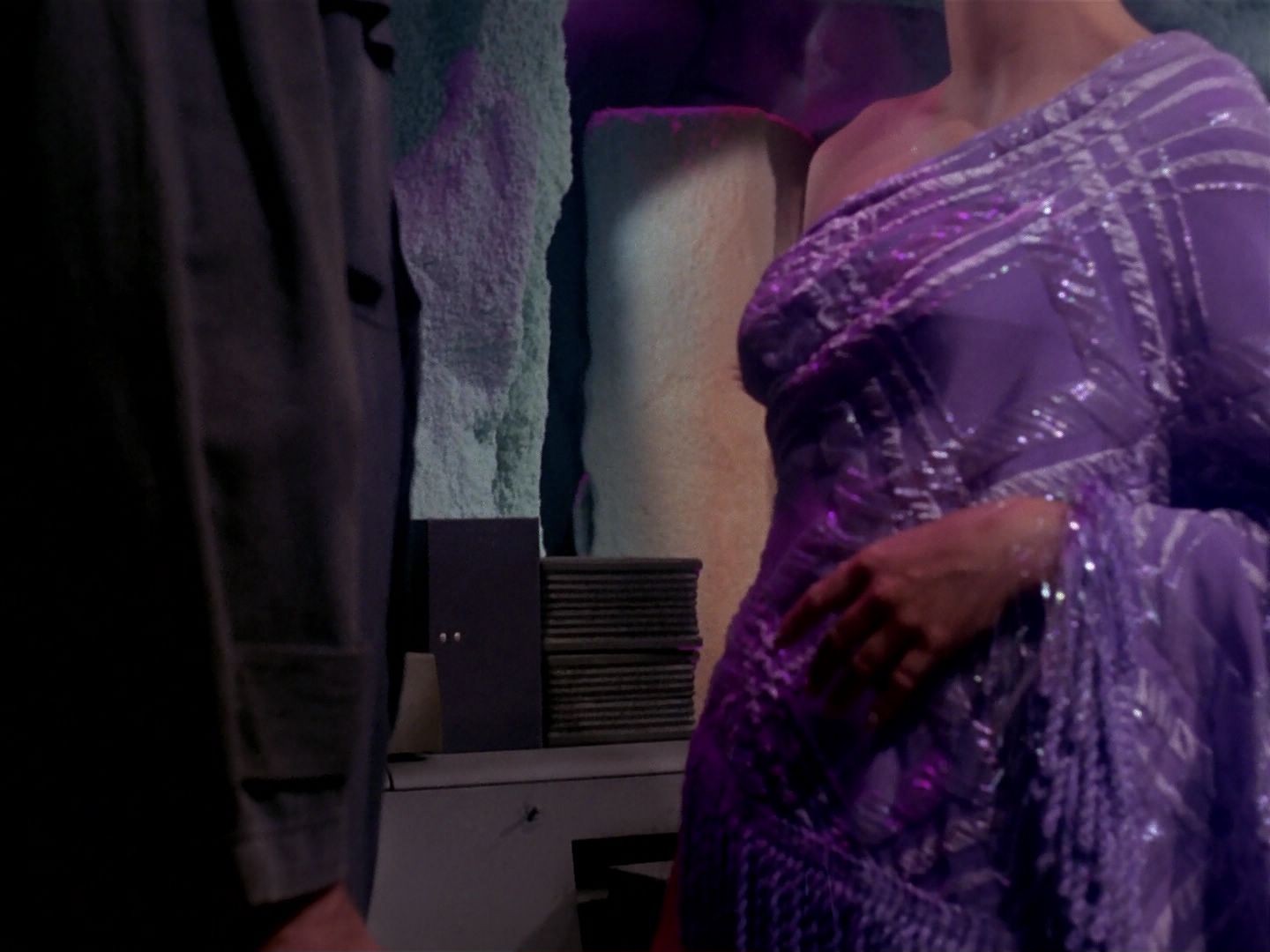 ariane179254_StarTrek_1x06_MuddsWomen_2464.jpg
