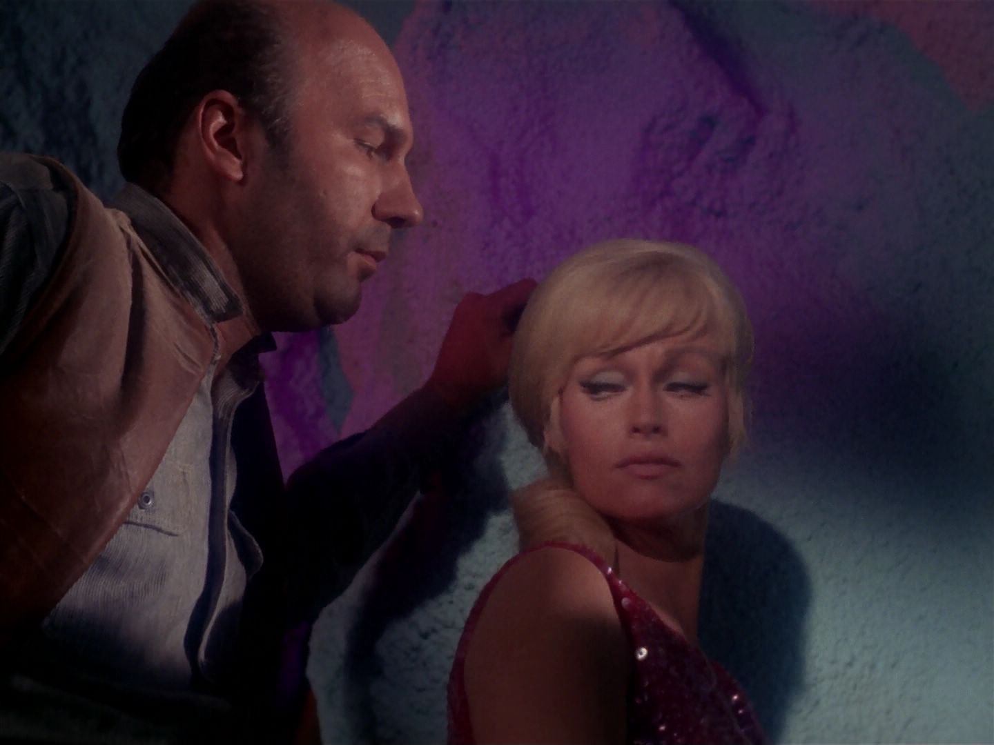 ariane179254_StarTrek_1x06_MuddsWomen_2523.jpg