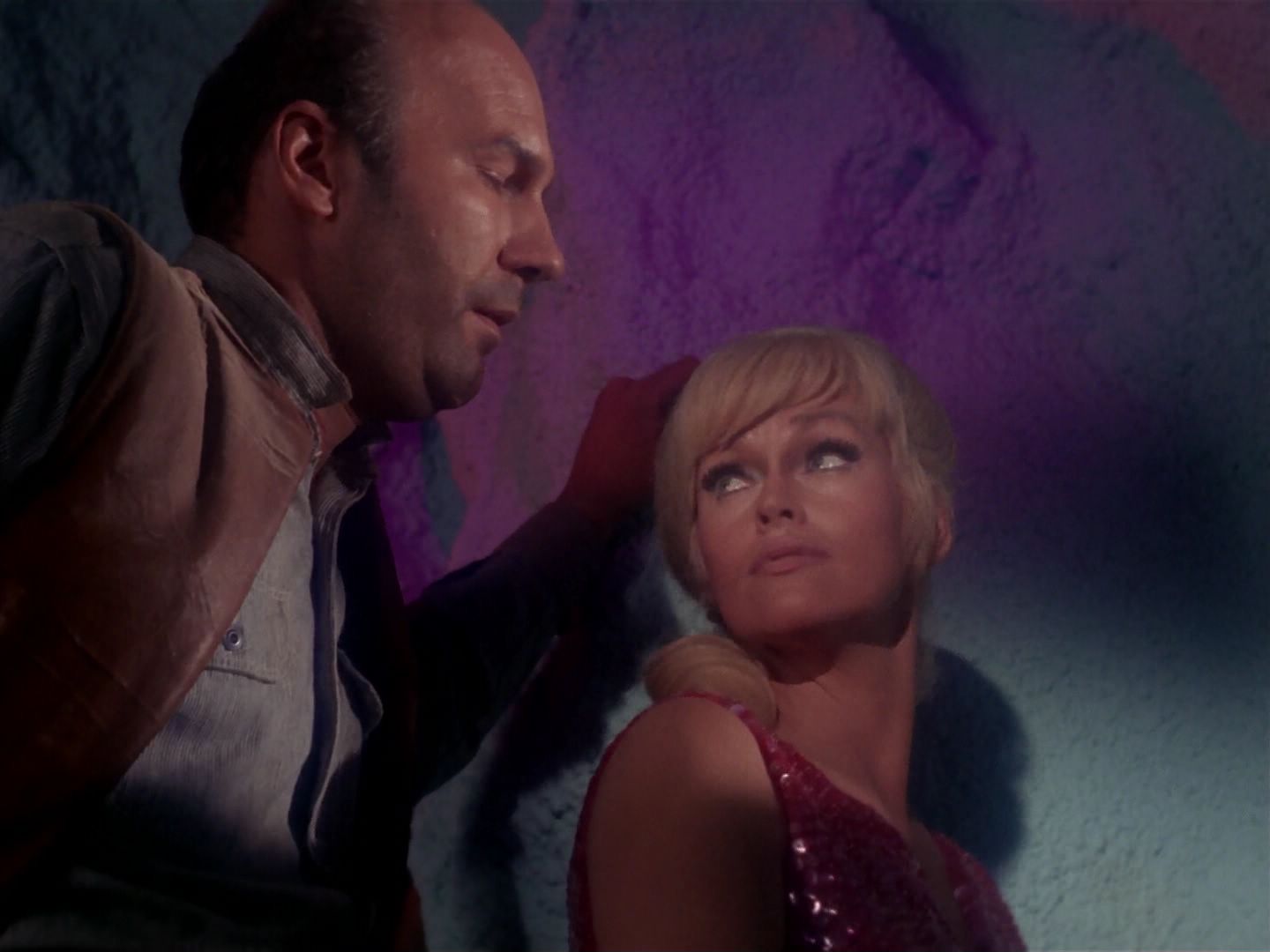 ariane179254_StarTrek_1x06_MuddsWomen_2531.jpg