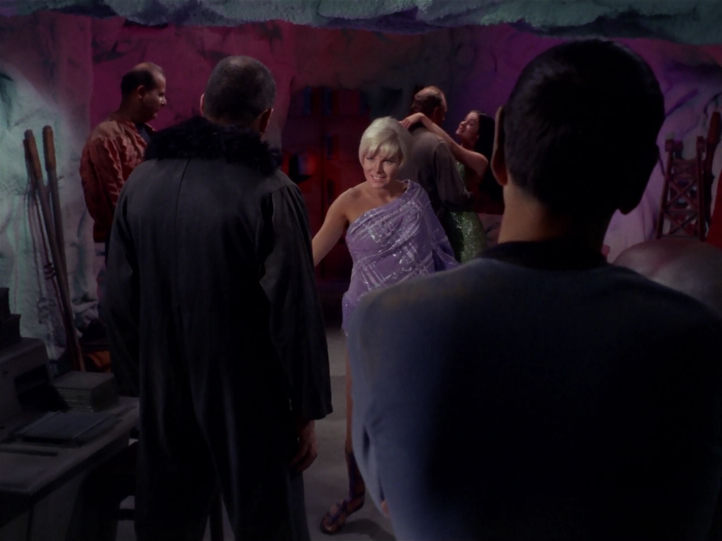 ariane179254_StarTrek_1x06_MuddsWomen_2555.jpg