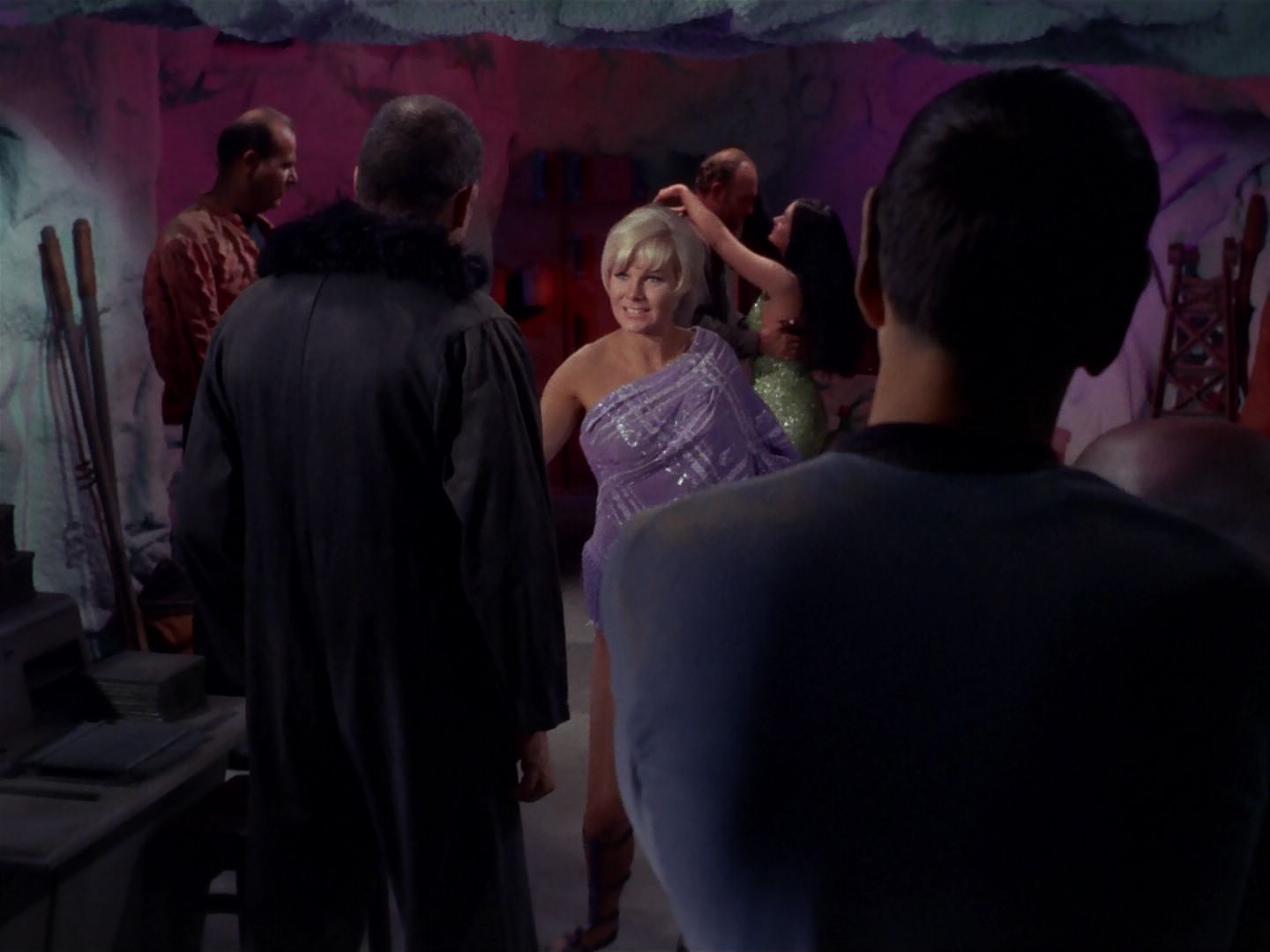 ariane179254_StarTrek_1x06_MuddsWomen_2557.jpg