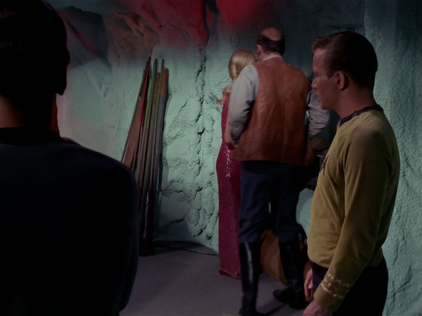 ariane179254_StarTrek_1x06_MuddsWomen_2569.jpg