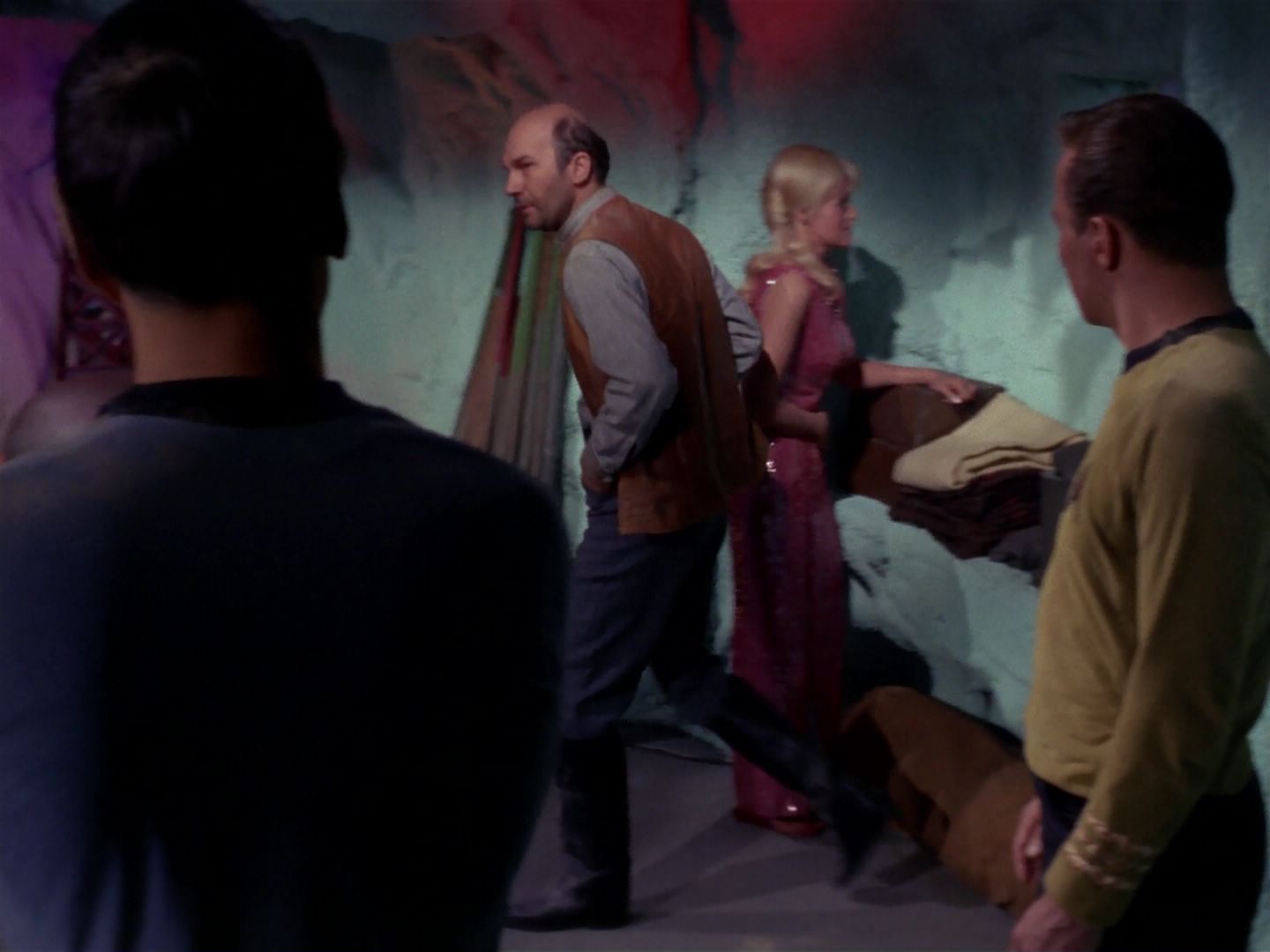 ariane179254_StarTrek_1x06_MuddsWomen_2591.jpg