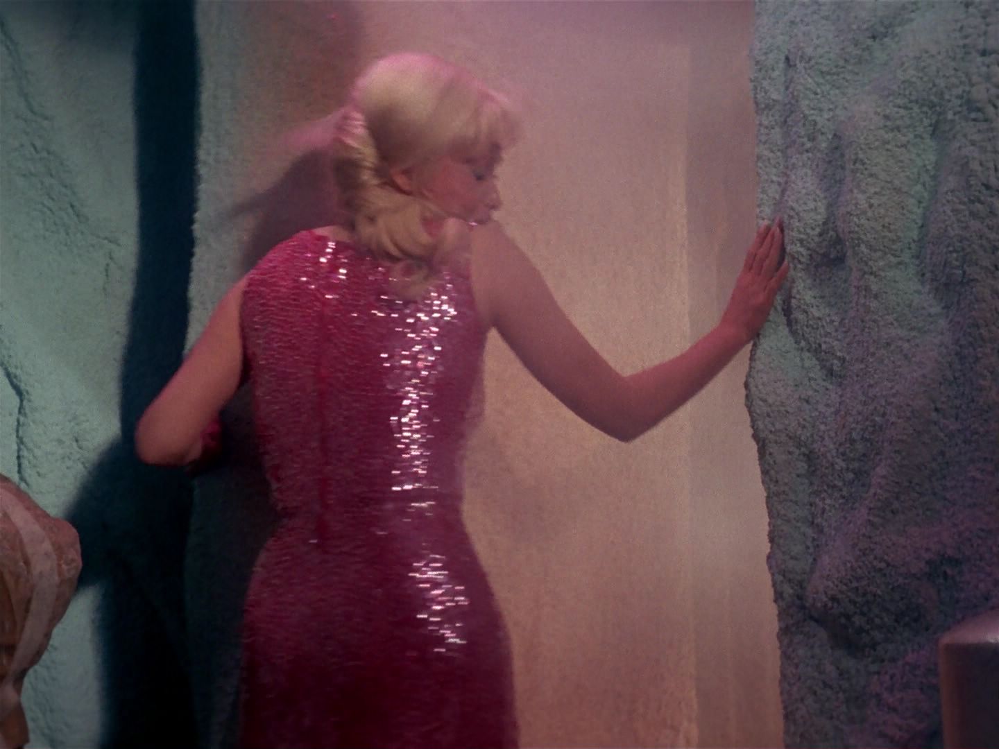 ariane179254_StarTrek_1x06_MuddsWomen_2630.jpg