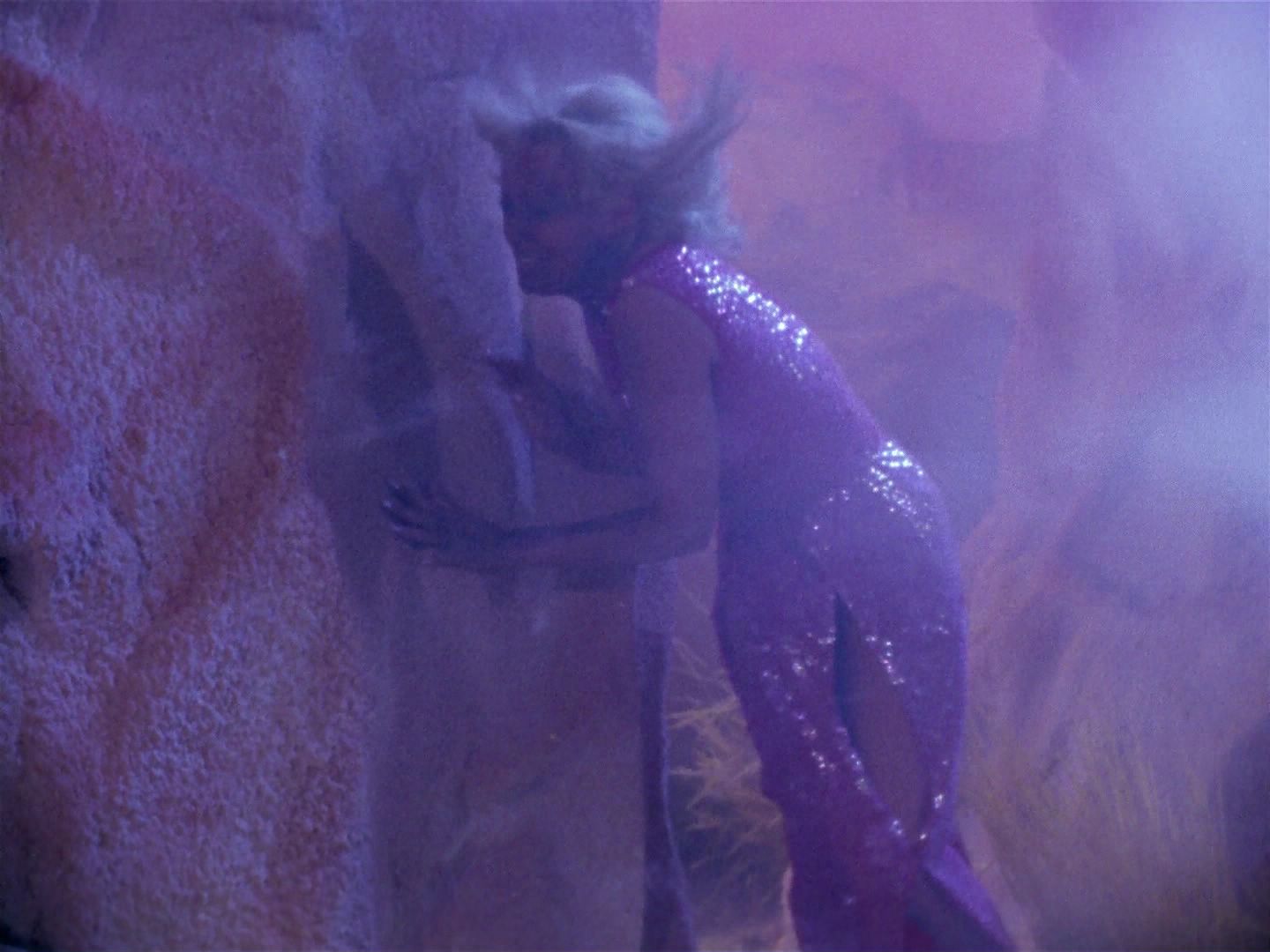 ariane179254_StarTrek_1x06_MuddsWomen_2664.jpg