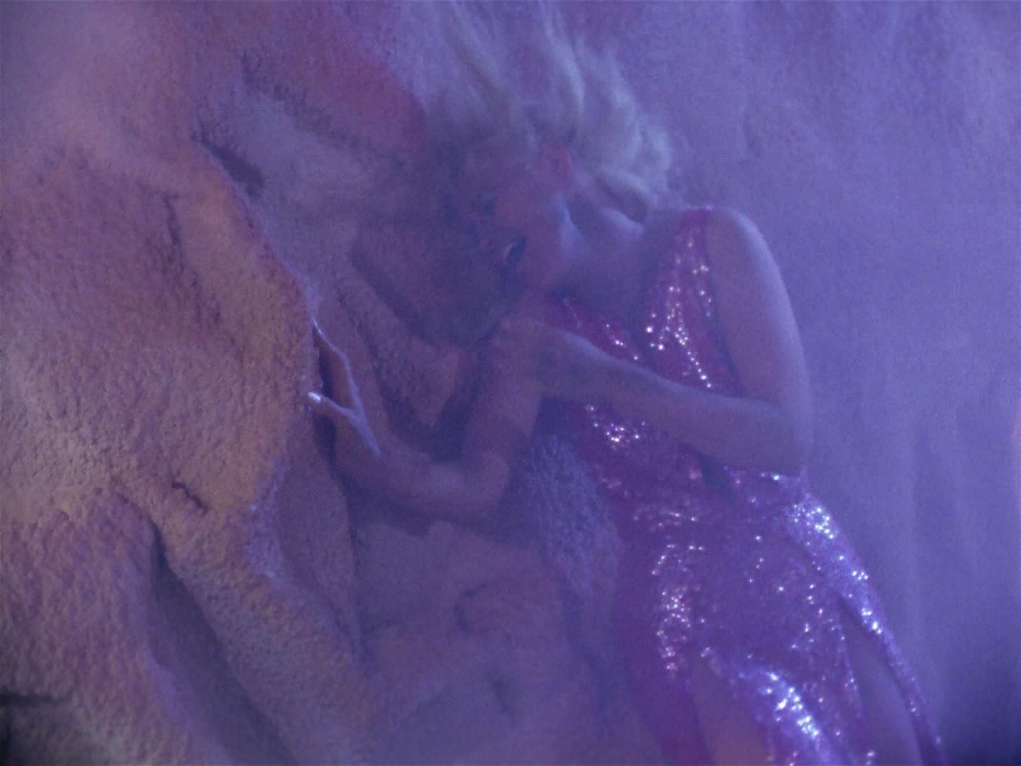 ariane179254_StarTrek_1x06_MuddsWomen_2671.jpg