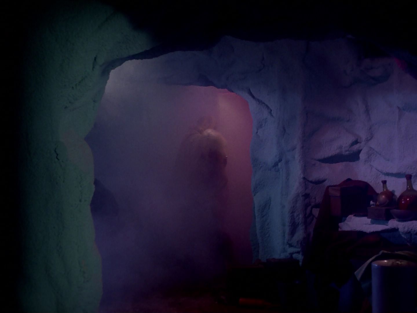 ariane179254_StarTrek_1x06_MuddsWomen_2822.jpg