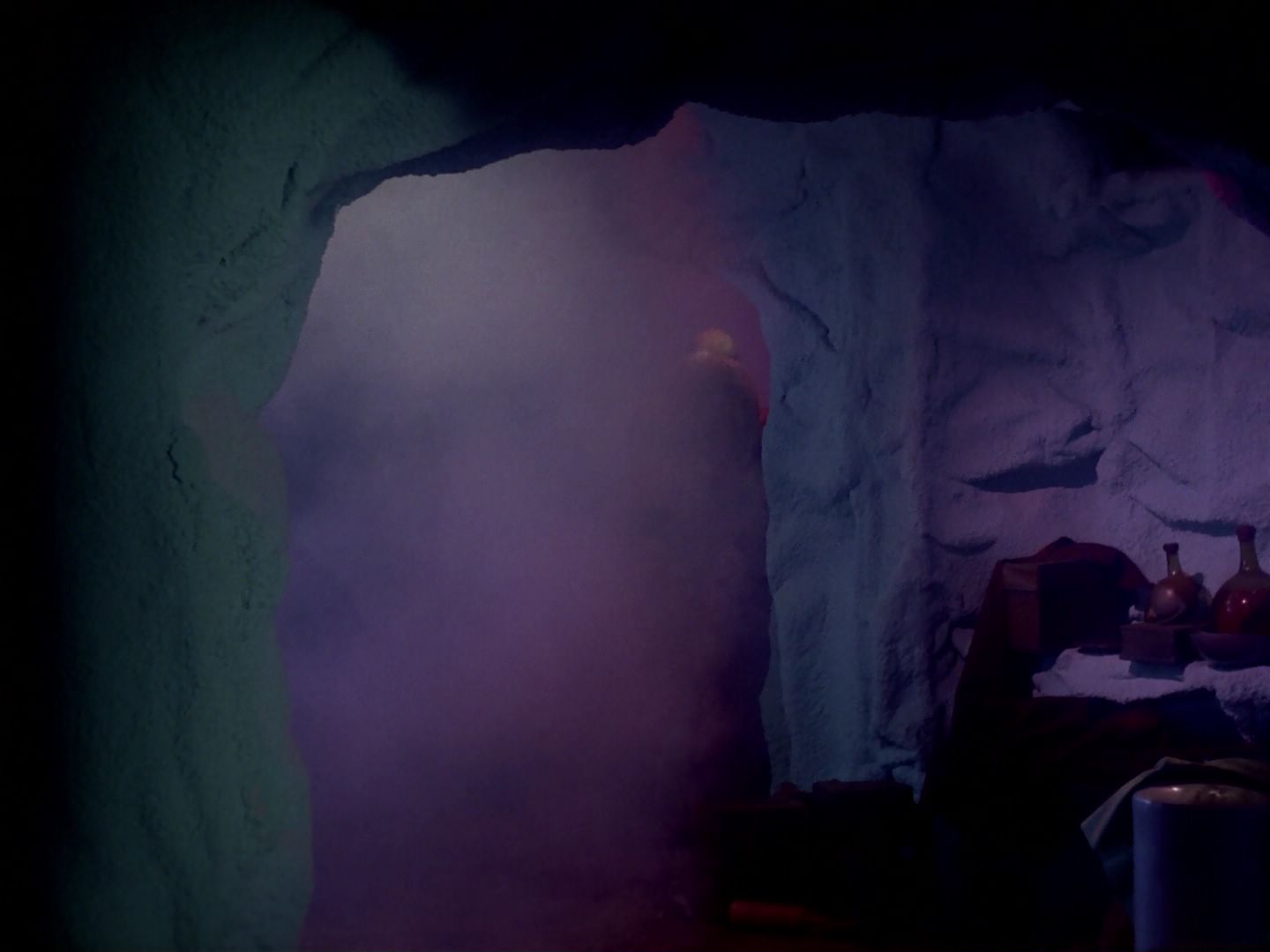 ariane179254_StarTrek_1x06_MuddsWomen_2825.jpg