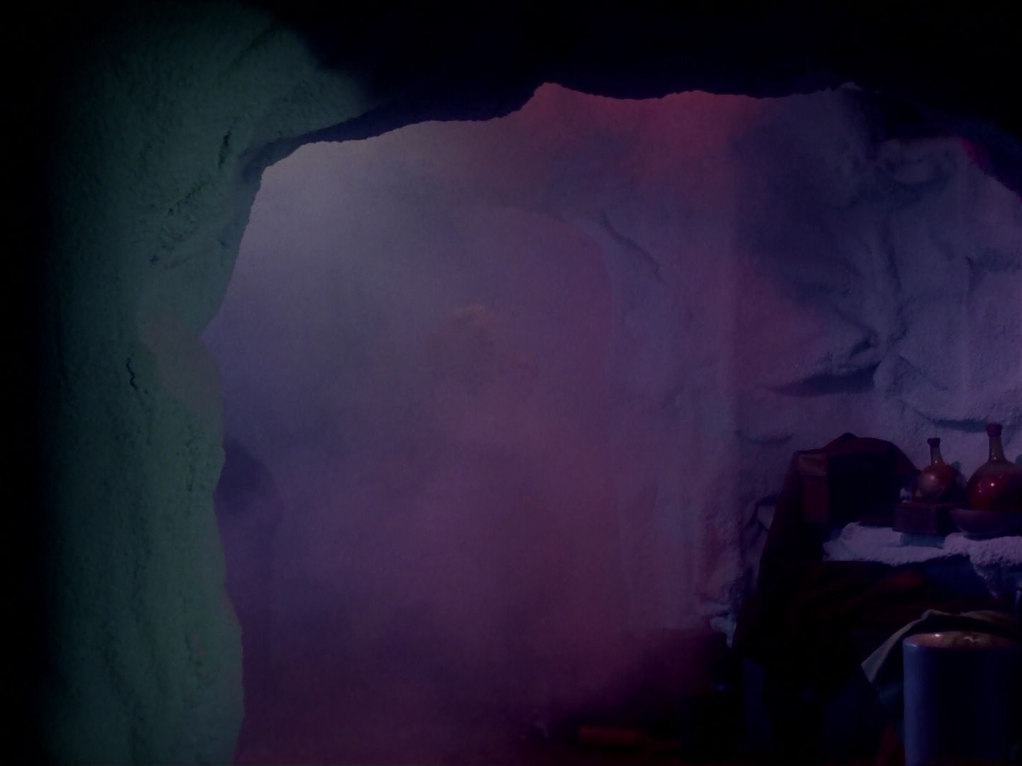 ariane179254_StarTrek_1x06_MuddsWomen_2828.jpg