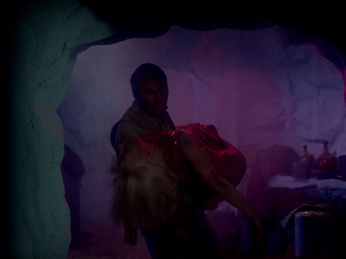 ariane179254_StarTrek_1x06_MuddsWomen_2835.jpg