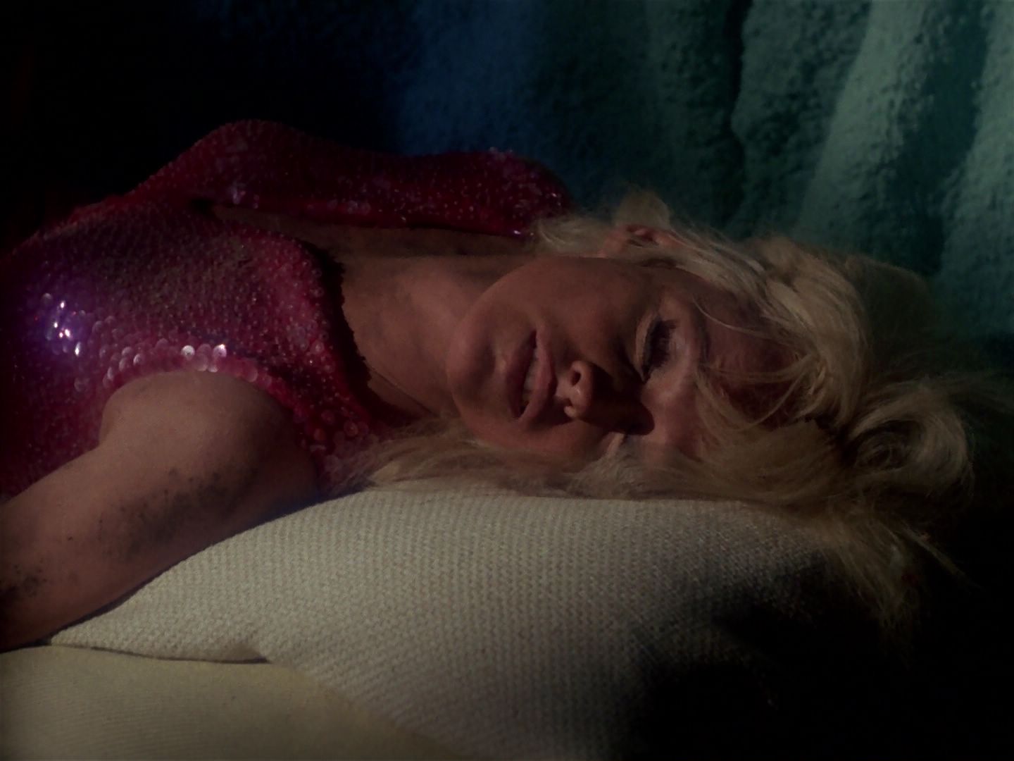 ariane179254_StarTrek_1x06_MuddsWomen_2854.jpg