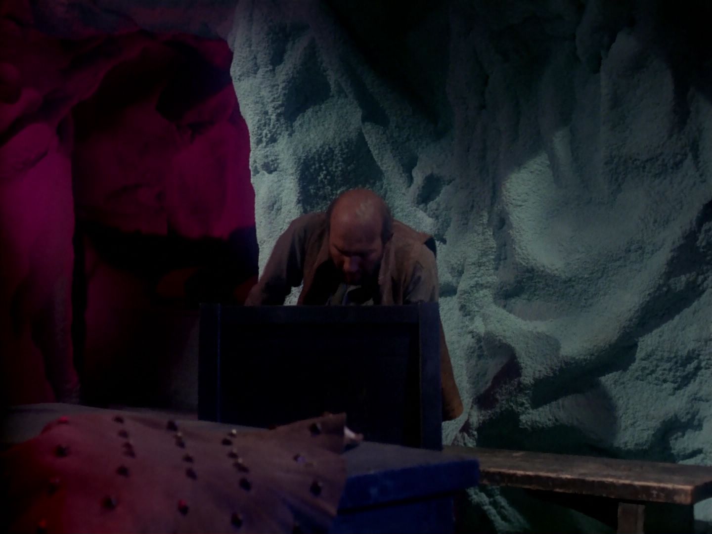 ariane179254_StarTrek_1x06_MuddsWomen_2859.jpg