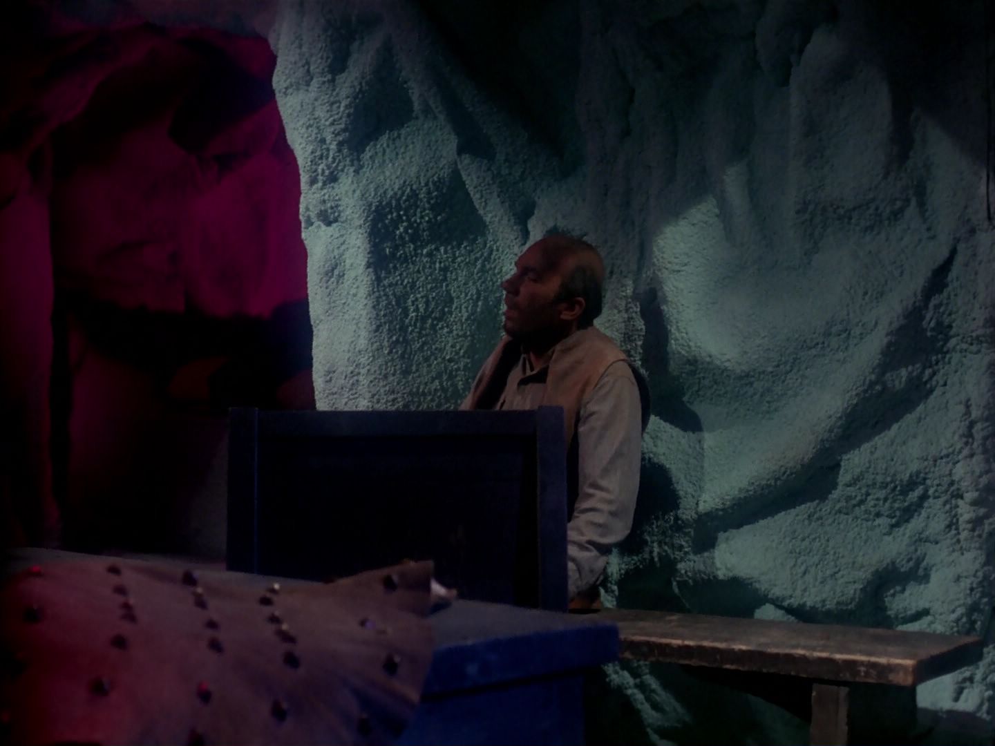 ariane179254_StarTrek_1x06_MuddsWomen_2862.jpg