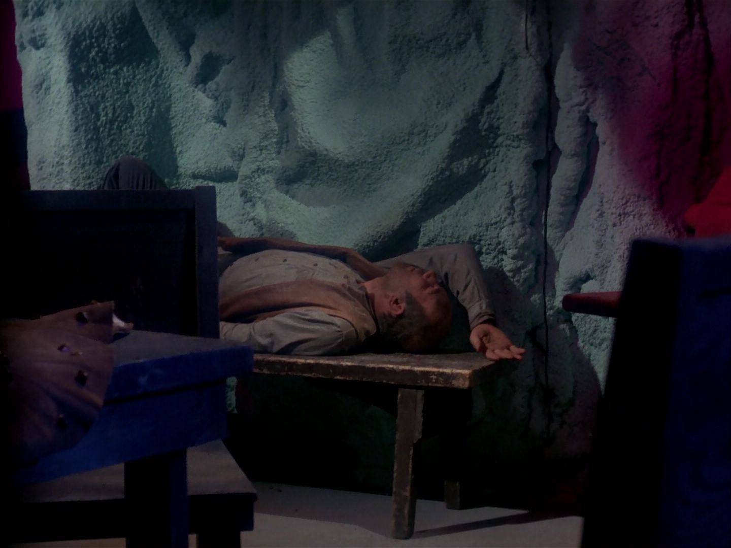 ariane179254_StarTrek_1x06_MuddsWomen_2867.jpg