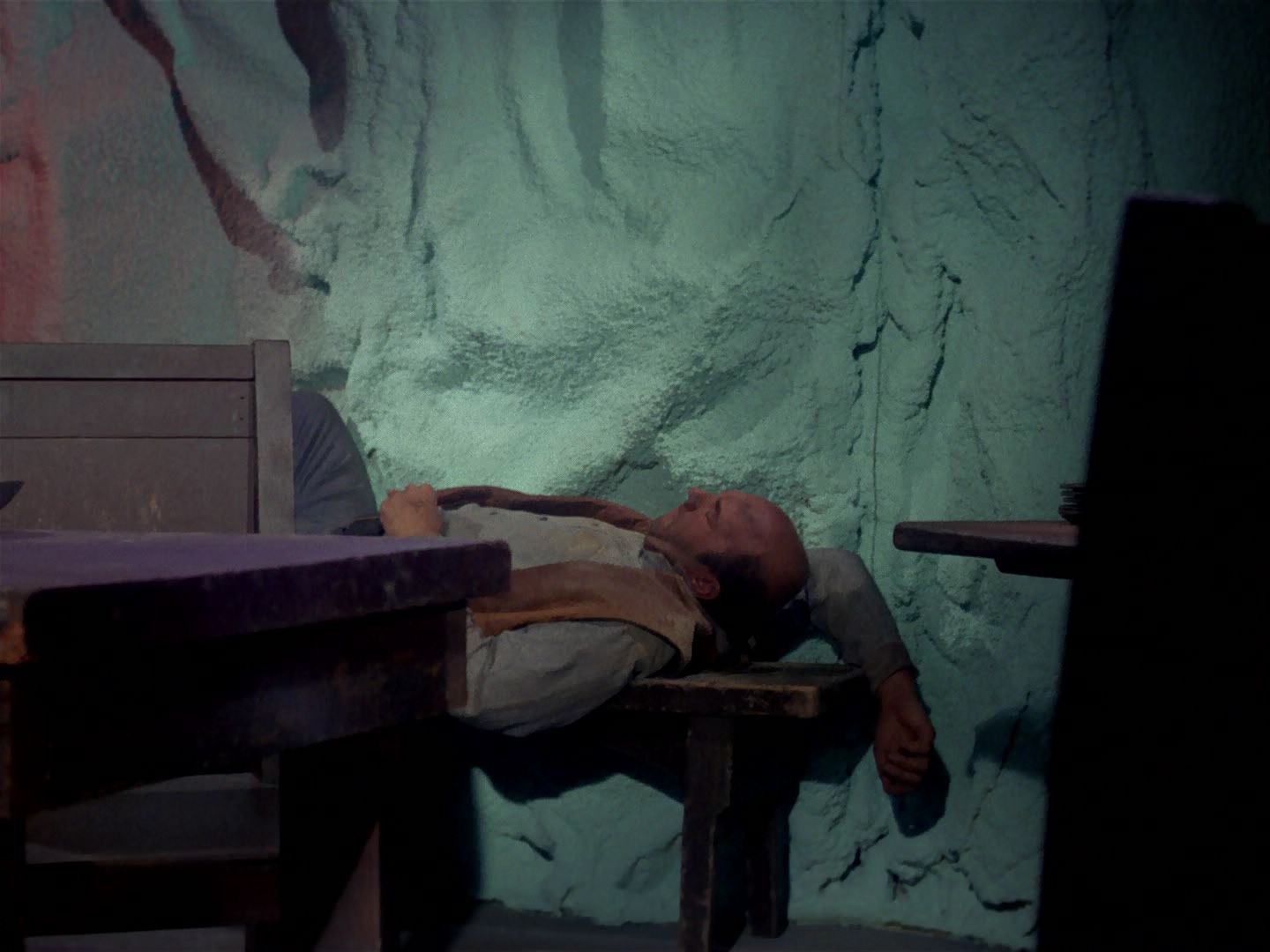 ariane179254_StarTrek_1x06_MuddsWomen_2914.jpg