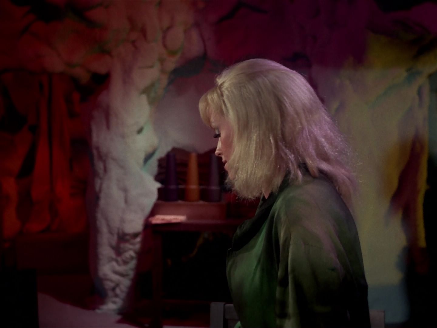 ariane179254_StarTrek_1x06_MuddsWomen_2975.jpg