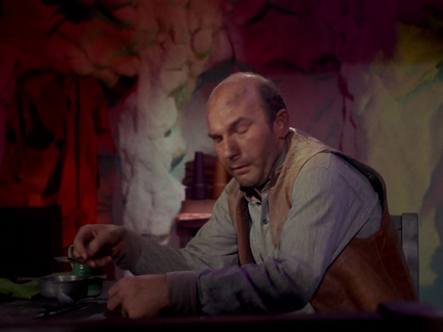 ariane179254_StarTrek_1x06_MuddsWomen_3002.jpg