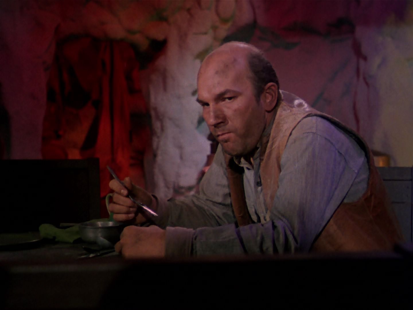 ariane179254_StarTrek_1x06_MuddsWomen_3036.jpg
