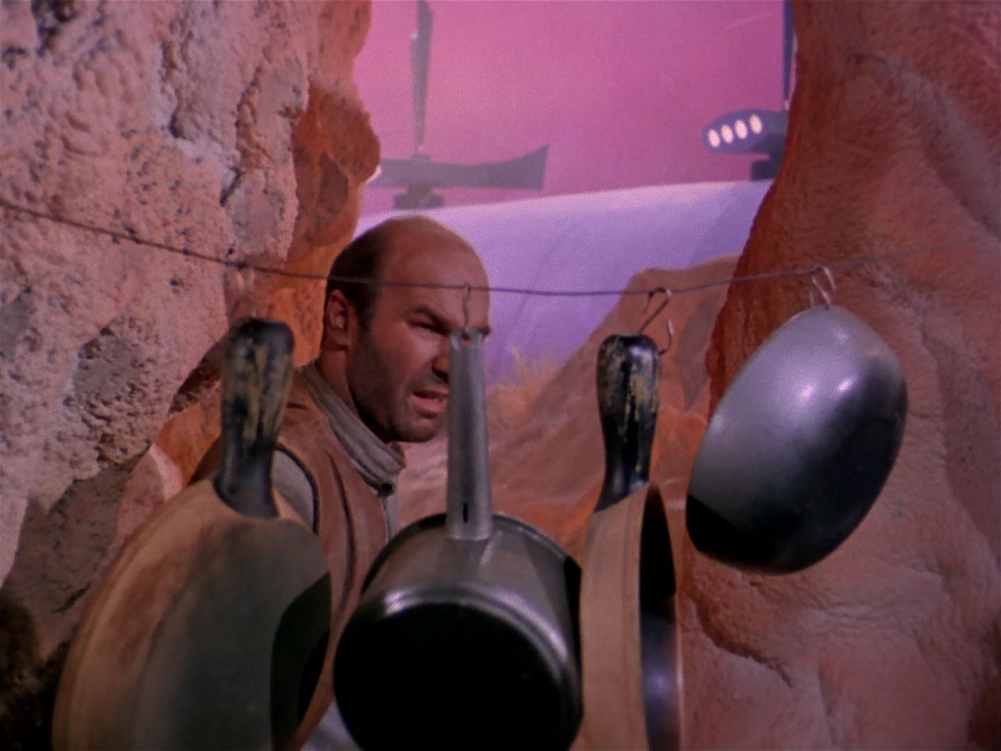 ariane179254_StarTrek_1x06_MuddsWomen_3047.jpg