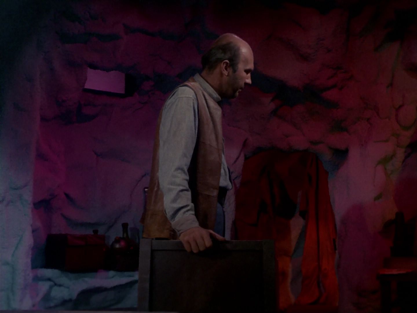 ariane179254_StarTrek_1x06_MuddsWomen_3100.jpg