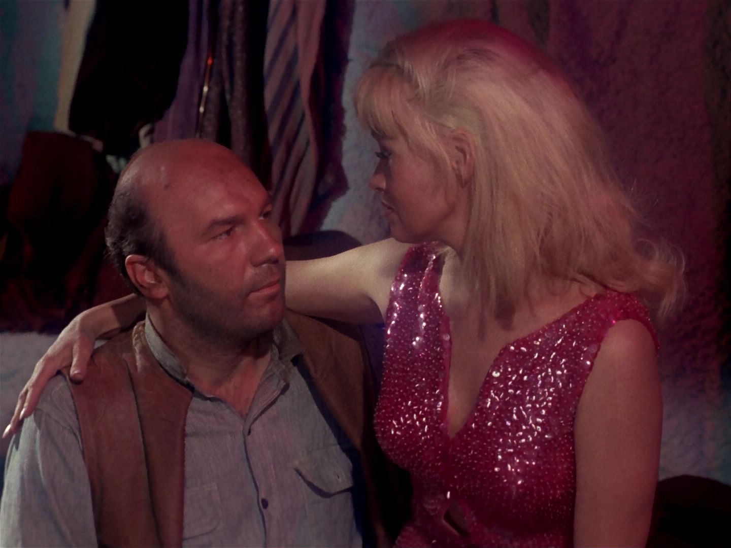 ariane179254_StarTrek_1x06_MuddsWomen_3414.jpg