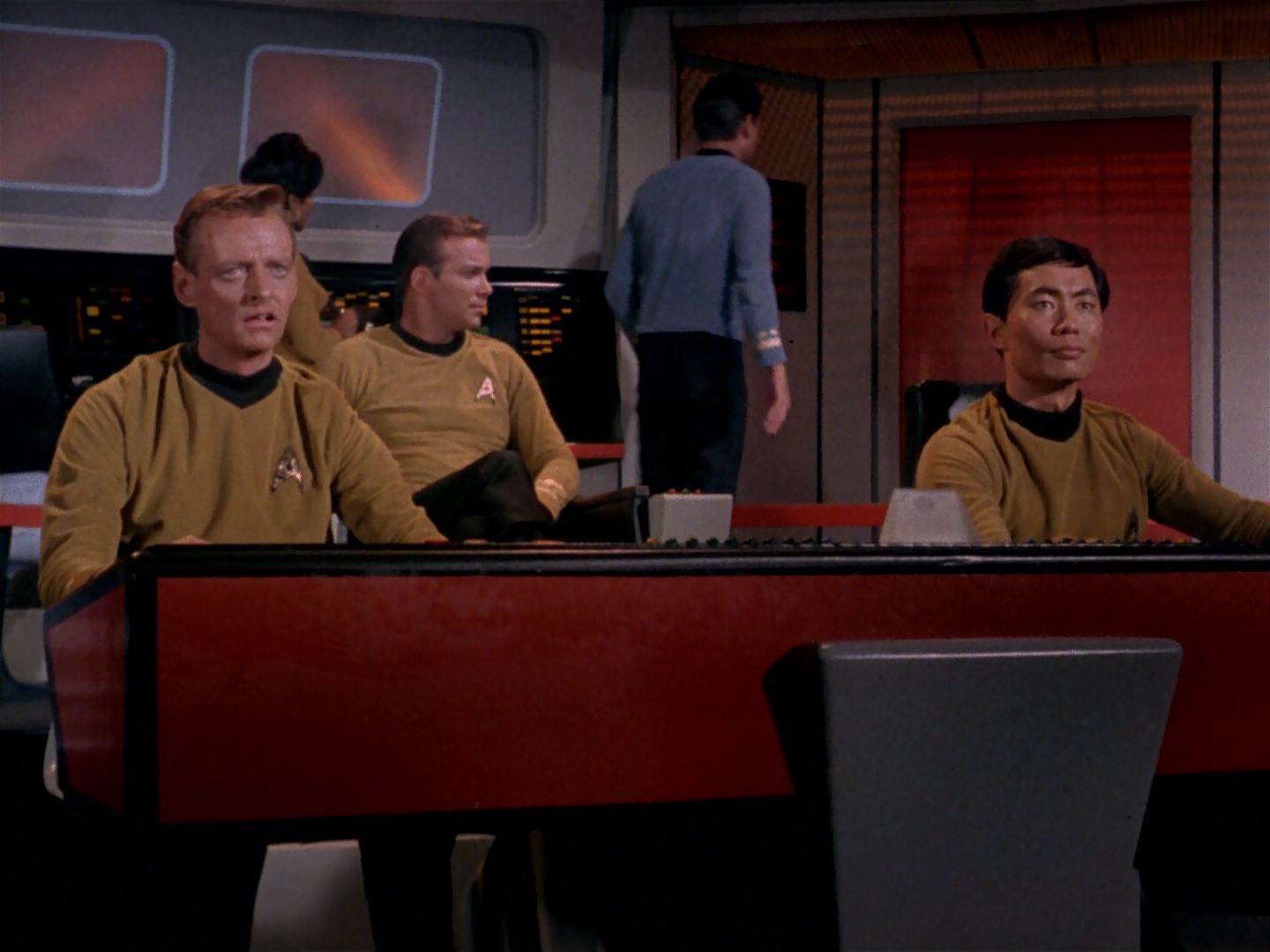 ariane179254_StarTrek_1x06_MuddsWomen_3551.jpg