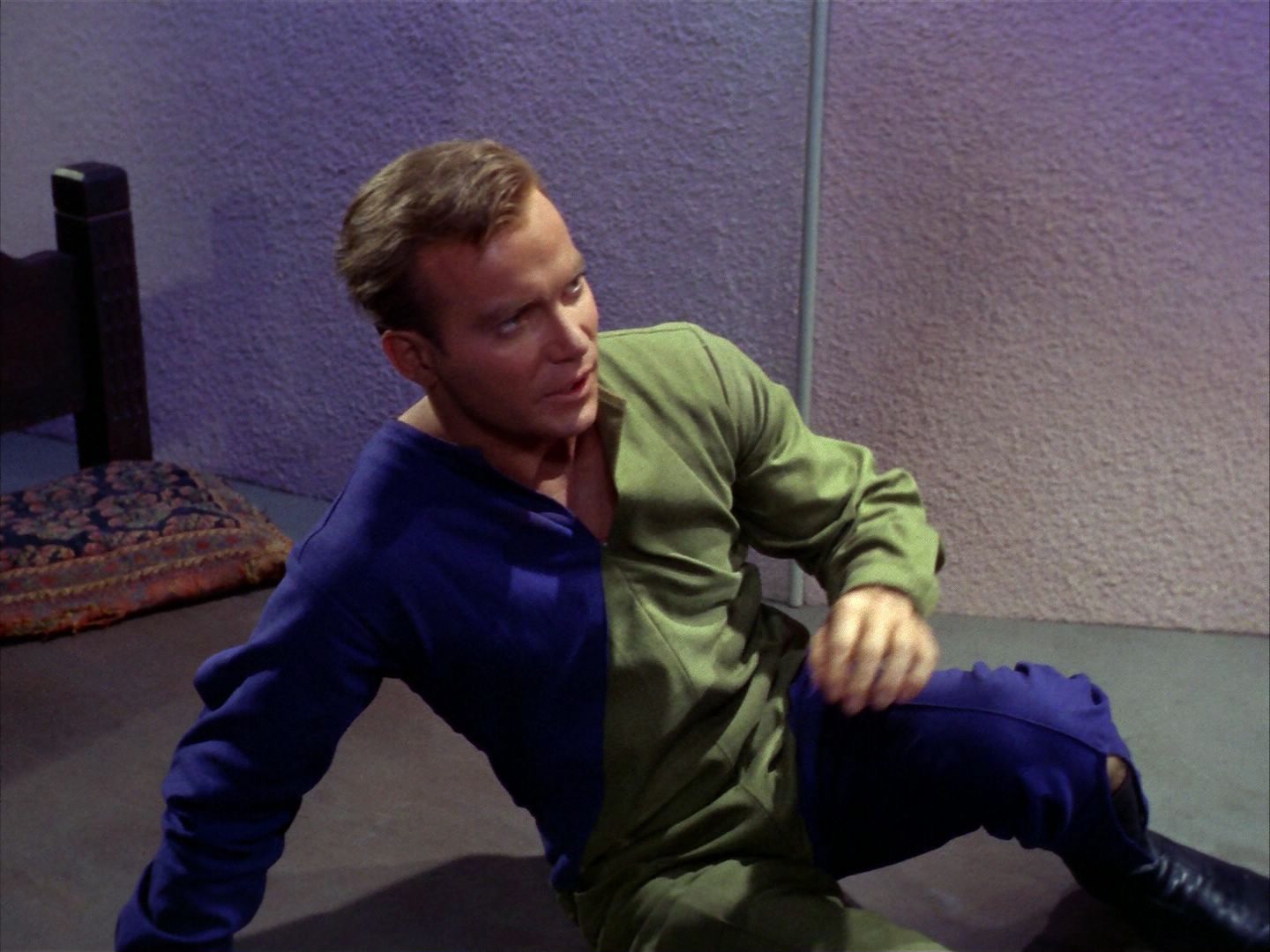 ariane179254_StarTrek_1x07_WhatAreLittleGirlsMadeOf_2467.jpg