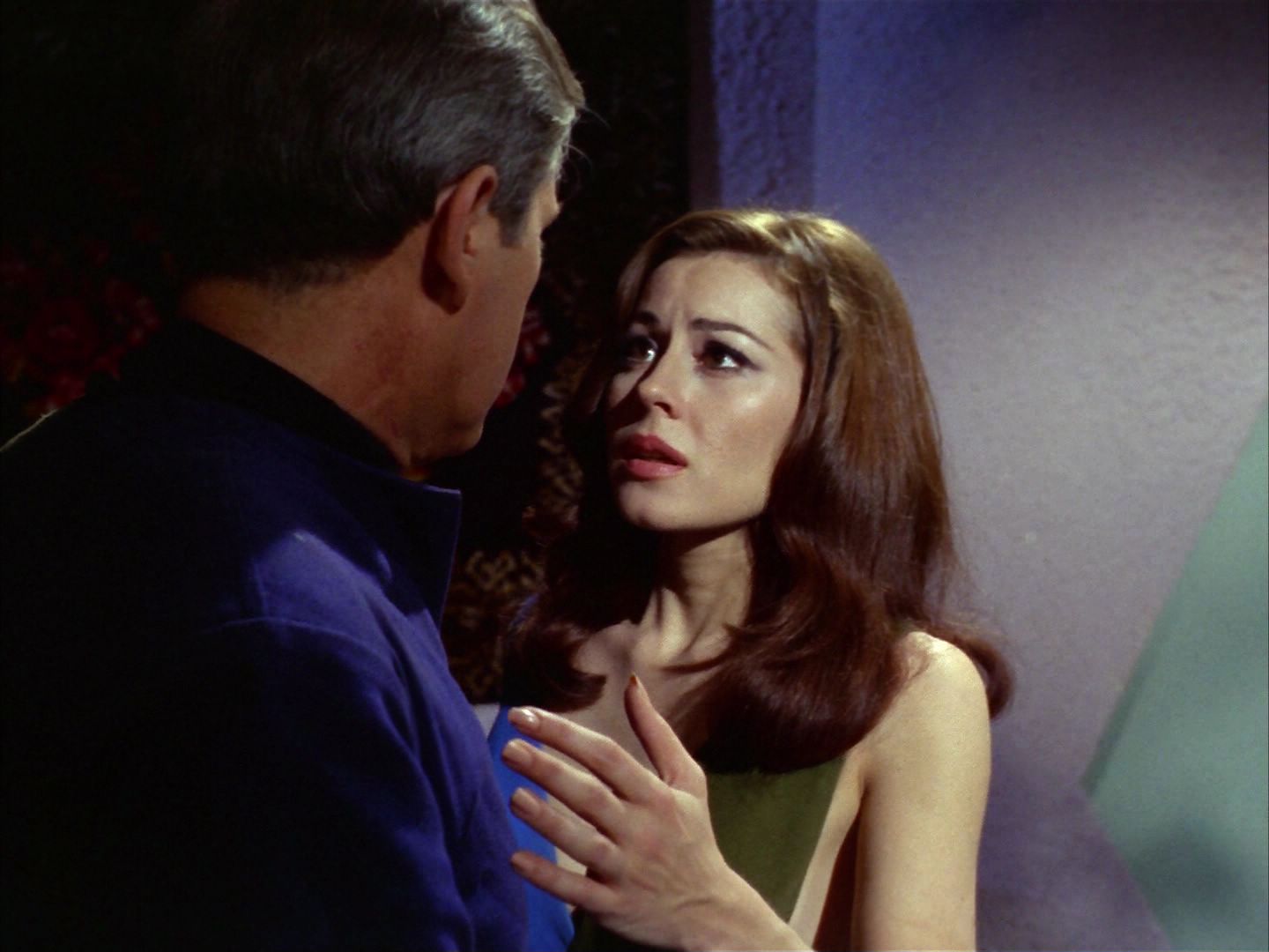 ariane179254_StarTrek_1x07_WhatAreLittleGirlsMadeOf_2984.jpg