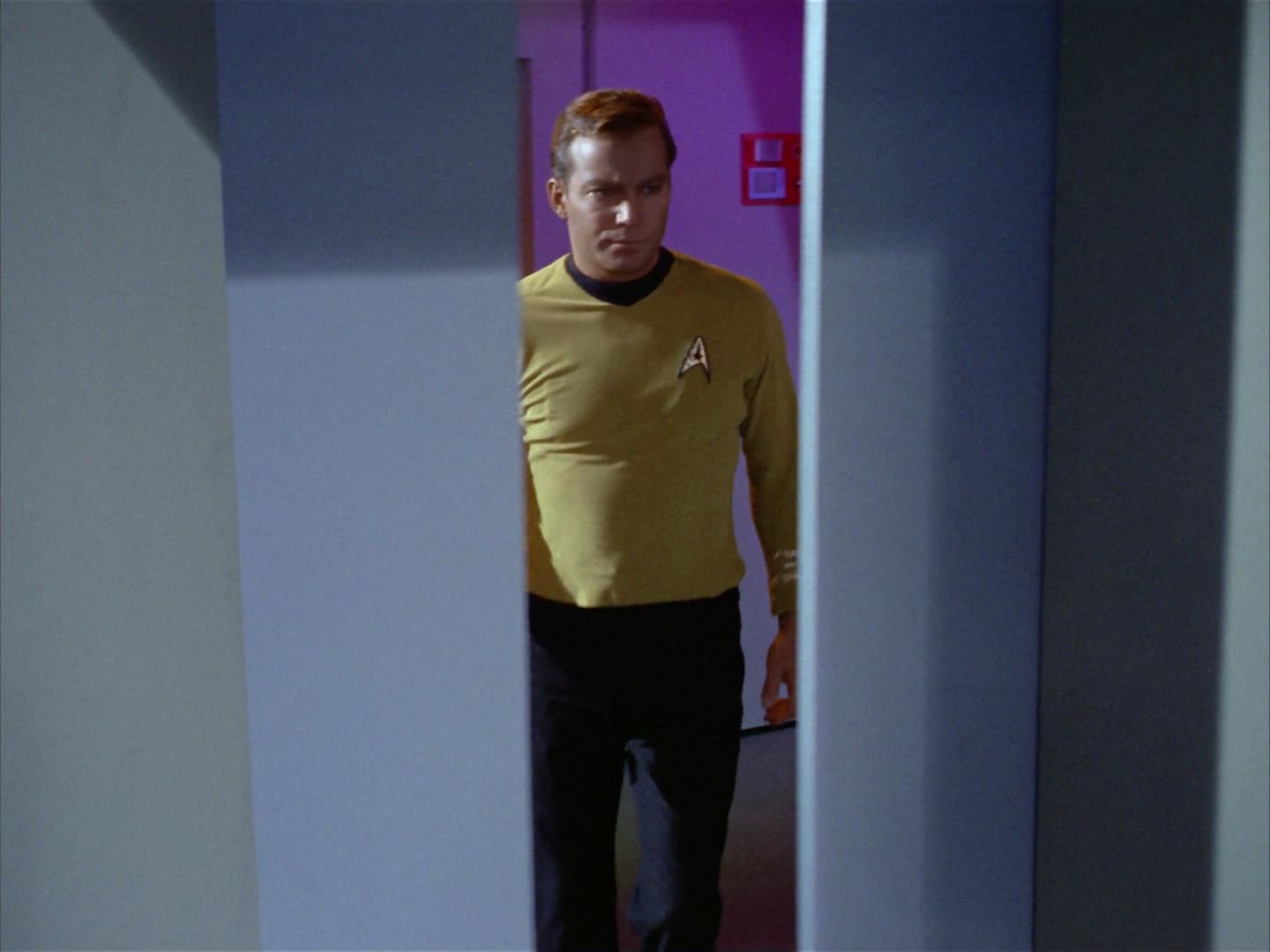 ariane179254_StarTrek_1x09_DaggerOfTheMind_0048.jpg