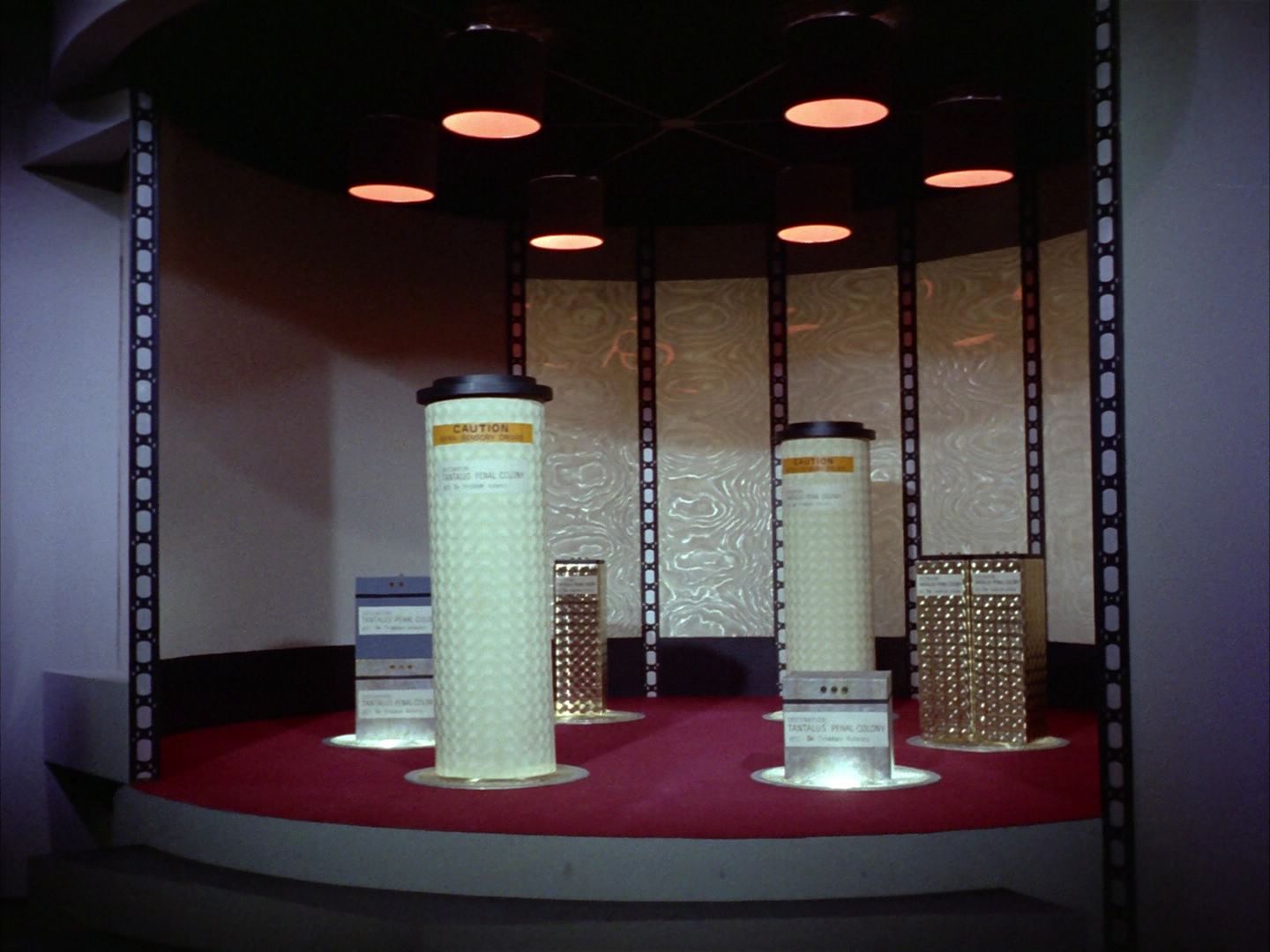 ariane179254_StarTrek_1x09_DaggerOfTheMind_0053.jpg