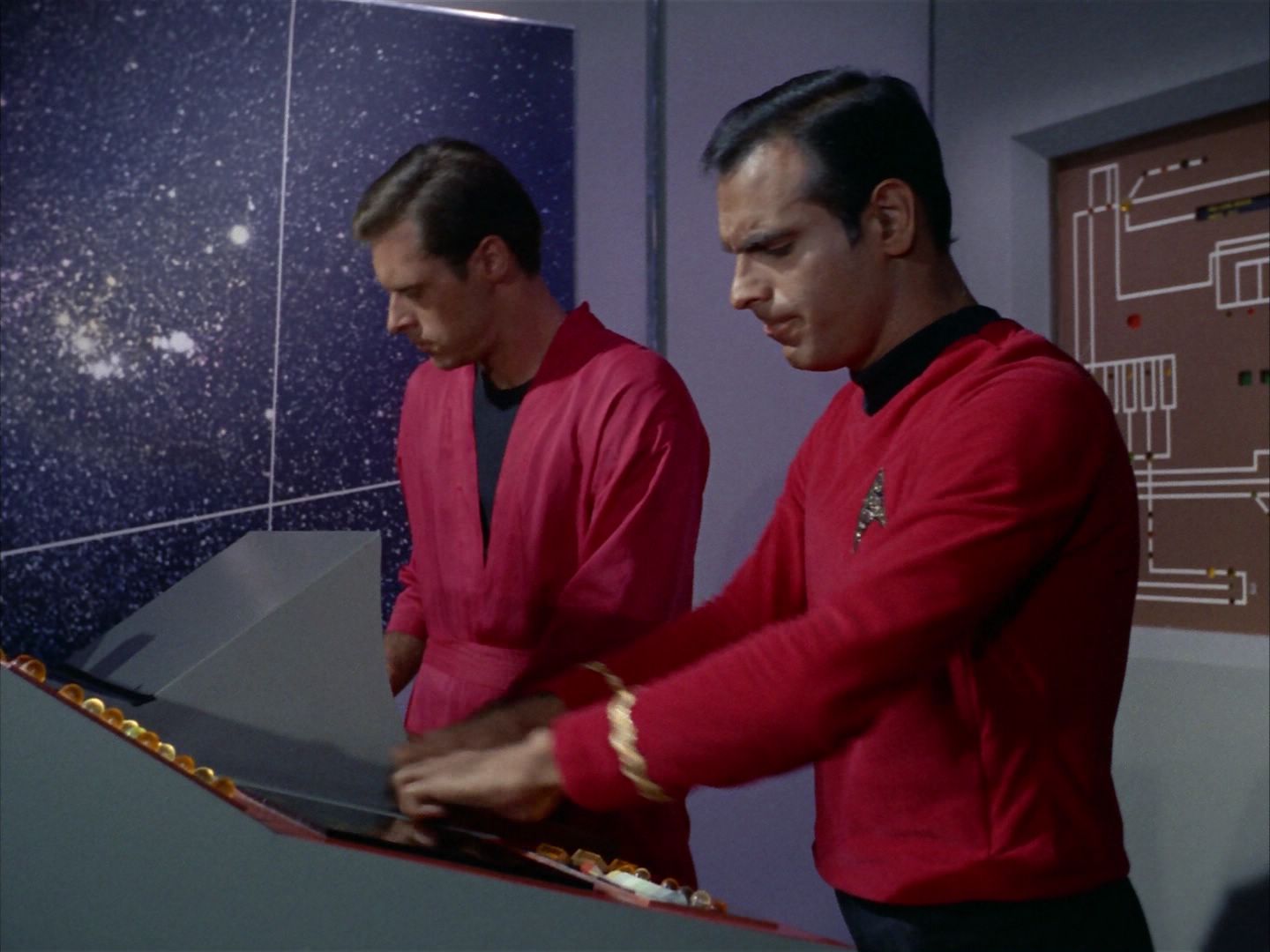 ariane179254_StarTrek_1x09_DaggerOfTheMind_0055.jpg