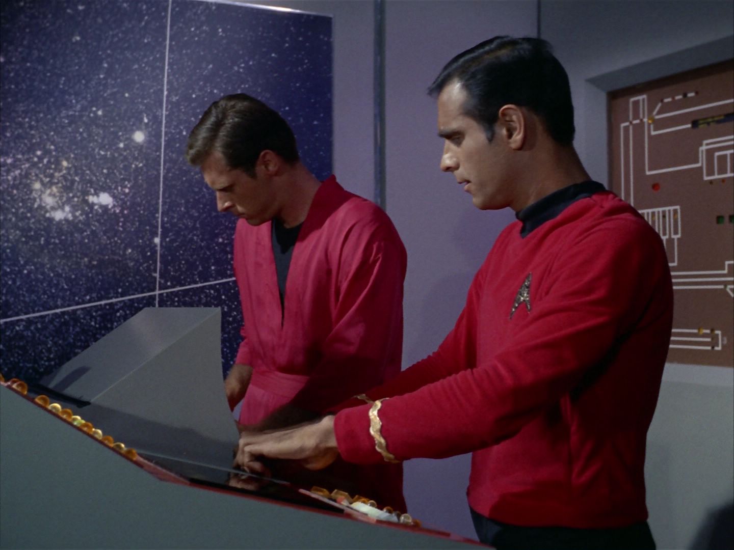 ariane179254_StarTrek_1x09_DaggerOfTheMind_0056.jpg