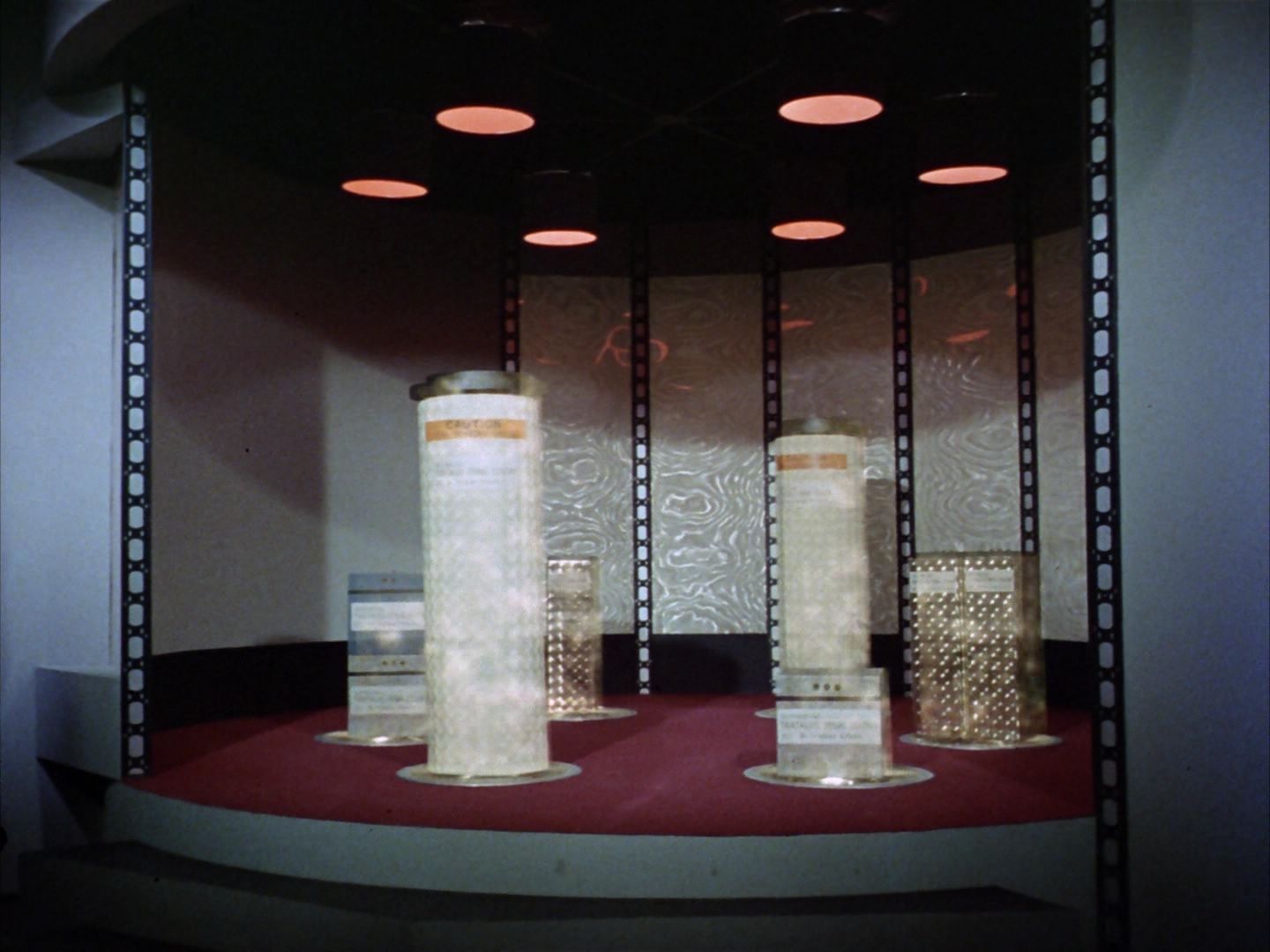 ariane179254_StarTrek_1x09_DaggerOfTheMind_0089.jpg