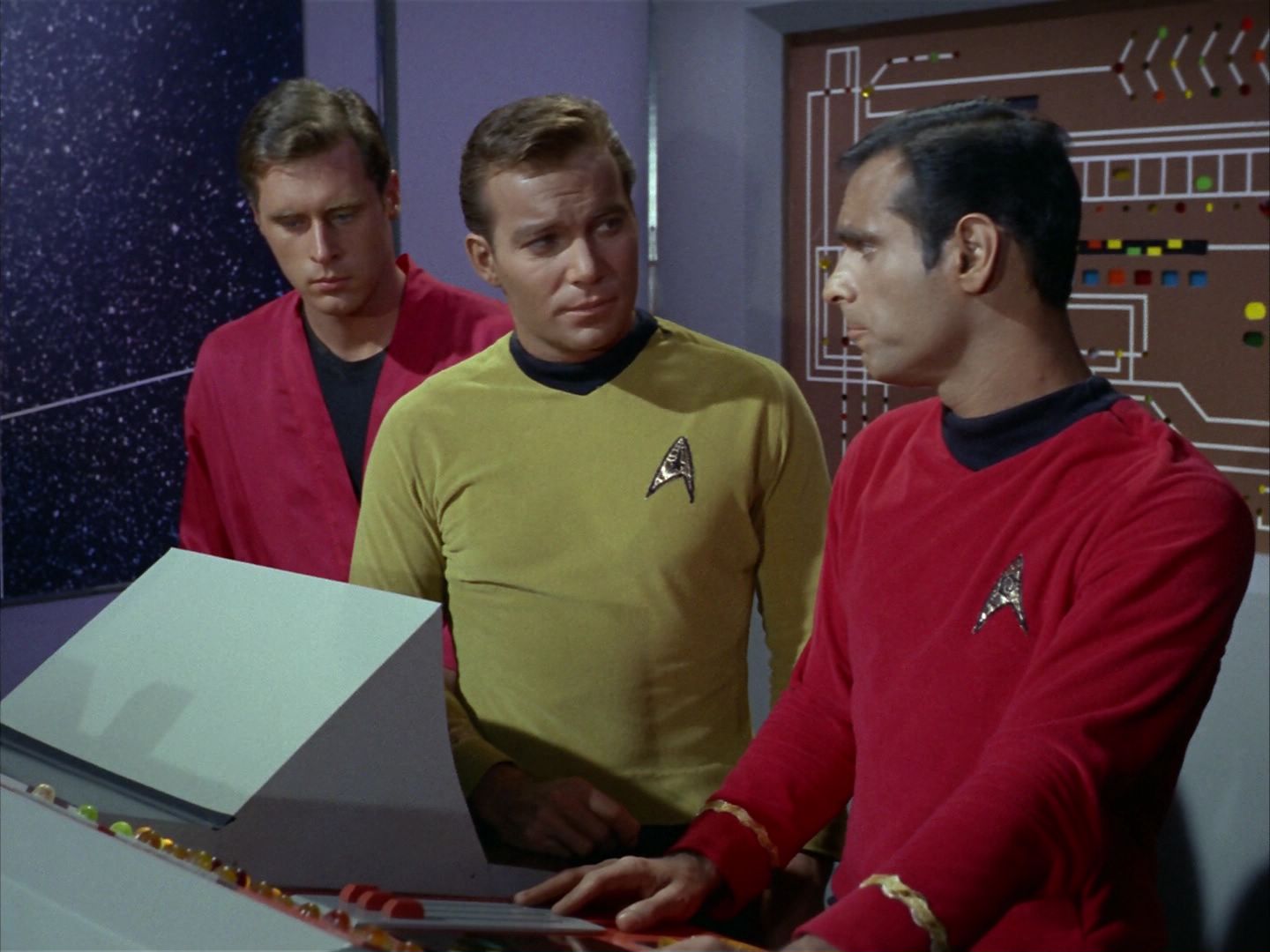 ariane179254_StarTrek_1x09_DaggerOfTheMind_0101.jpg