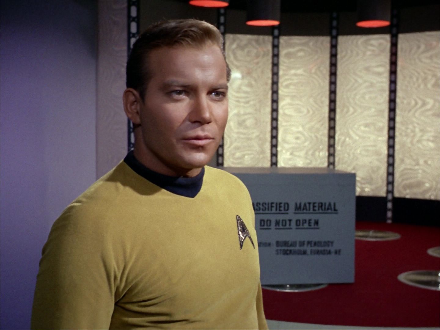 ariane179254_StarTrek_1x09_DaggerOfTheMind_0122.jpg