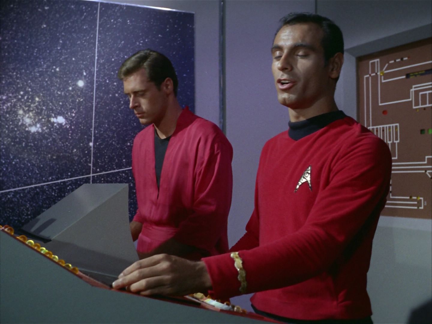 ariane179254_StarTrek_1x09_DaggerOfTheMind_0131.jpg