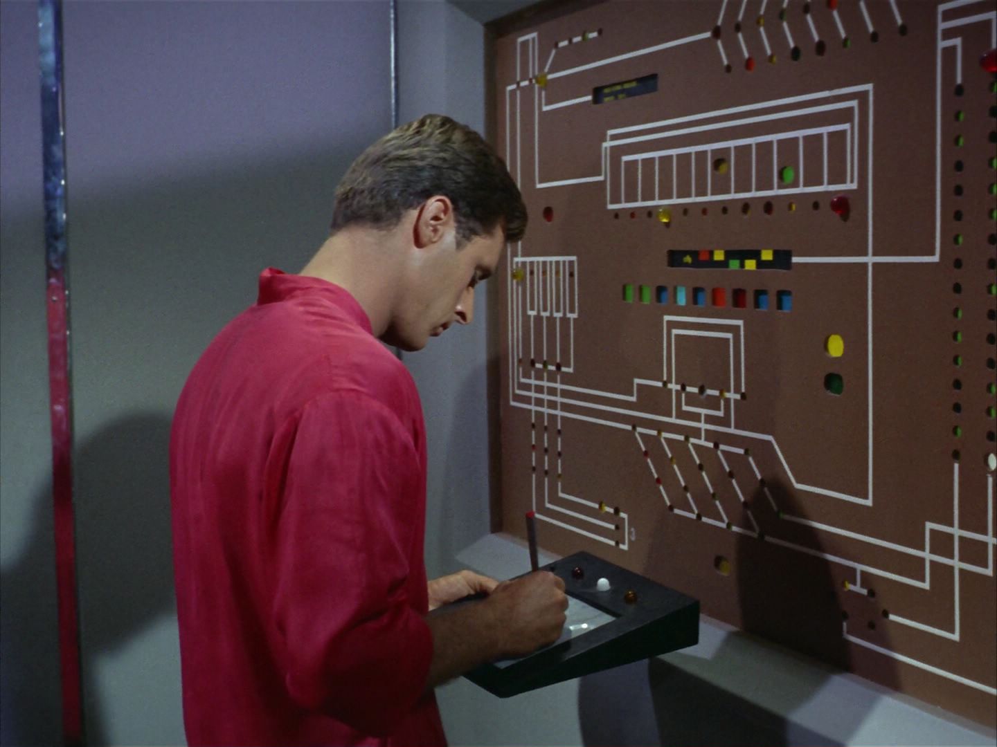 ariane179254_StarTrek_1x09_DaggerOfTheMind_0140.jpg