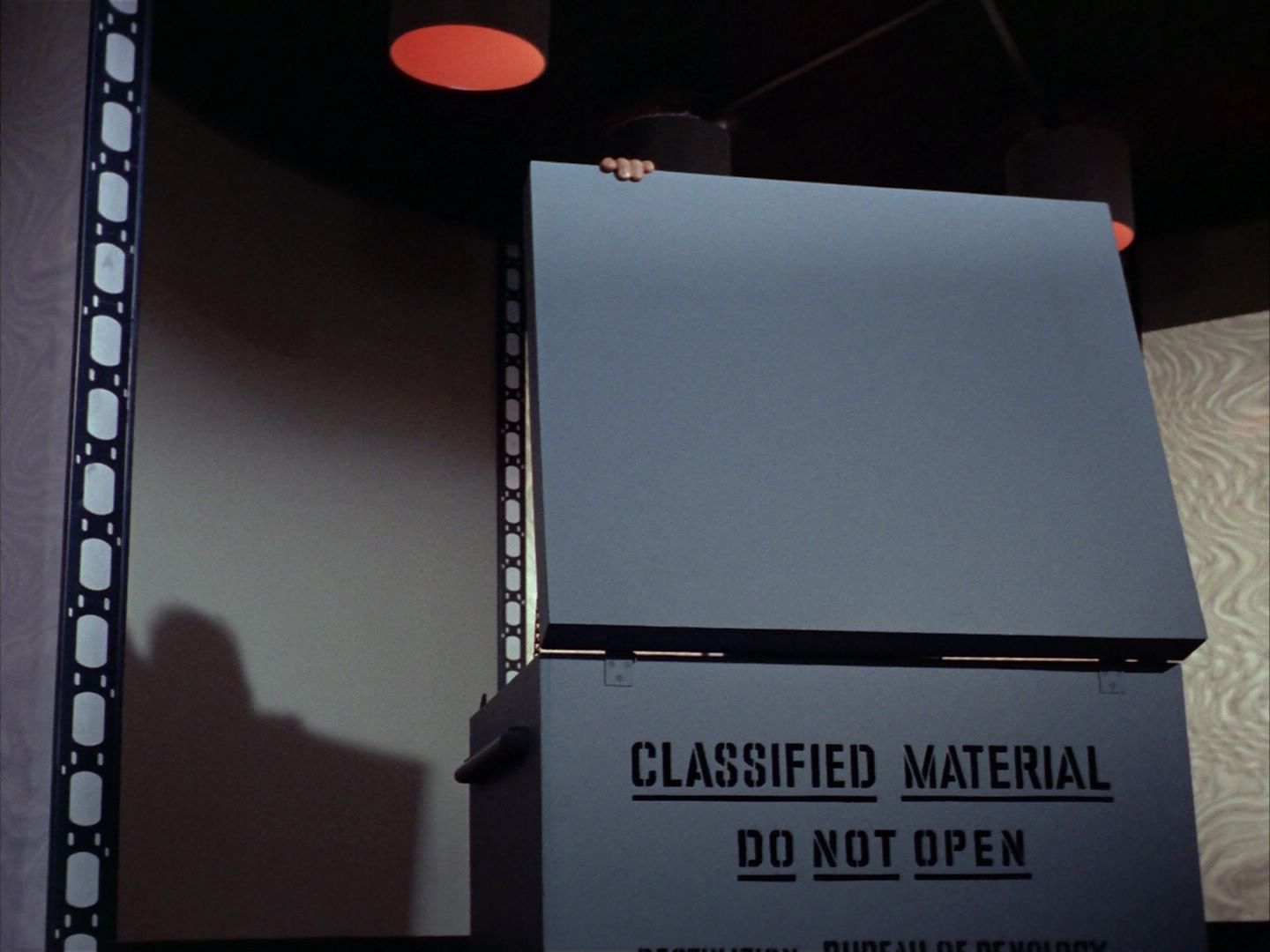 ariane179254_StarTrek_1x09_DaggerOfTheMind_0158.jpg