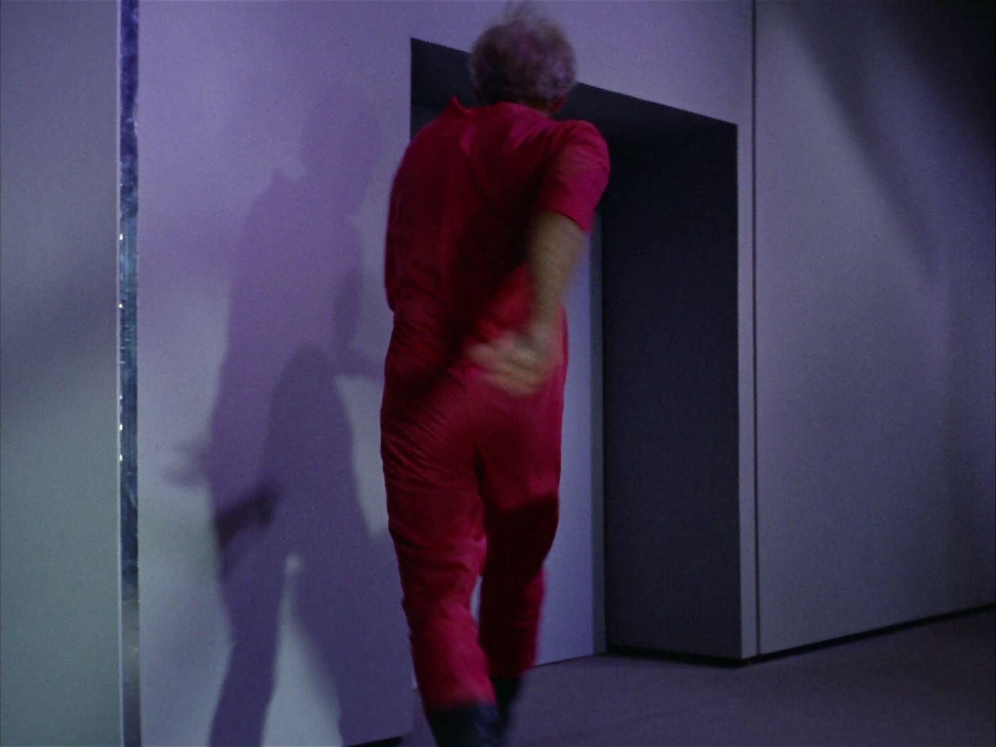 ariane179254_StarTrek_1x09_DaggerOfTheMind_0324.jpg